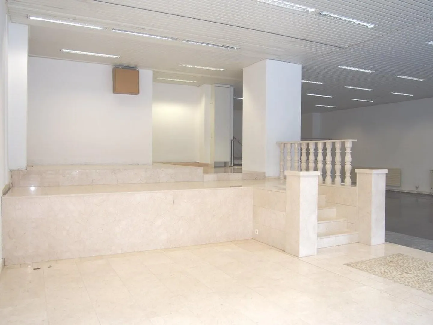 Spazio espositivo / di vendita con ottima visibilità - Foto 3 di 6