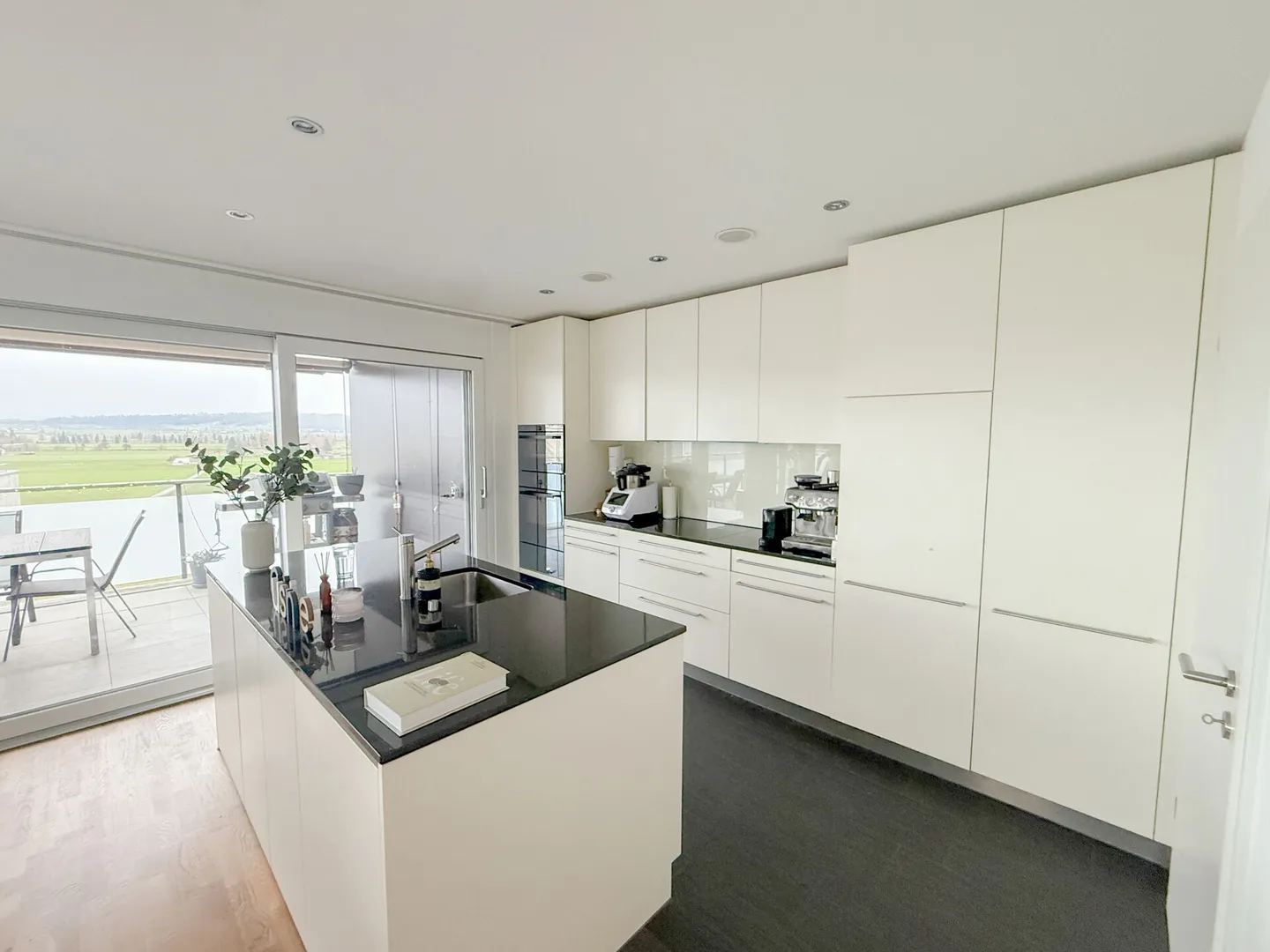 Spazioso e Confortevole - Il Tuo Nuovo Appartamento? - Foto 2 di 10