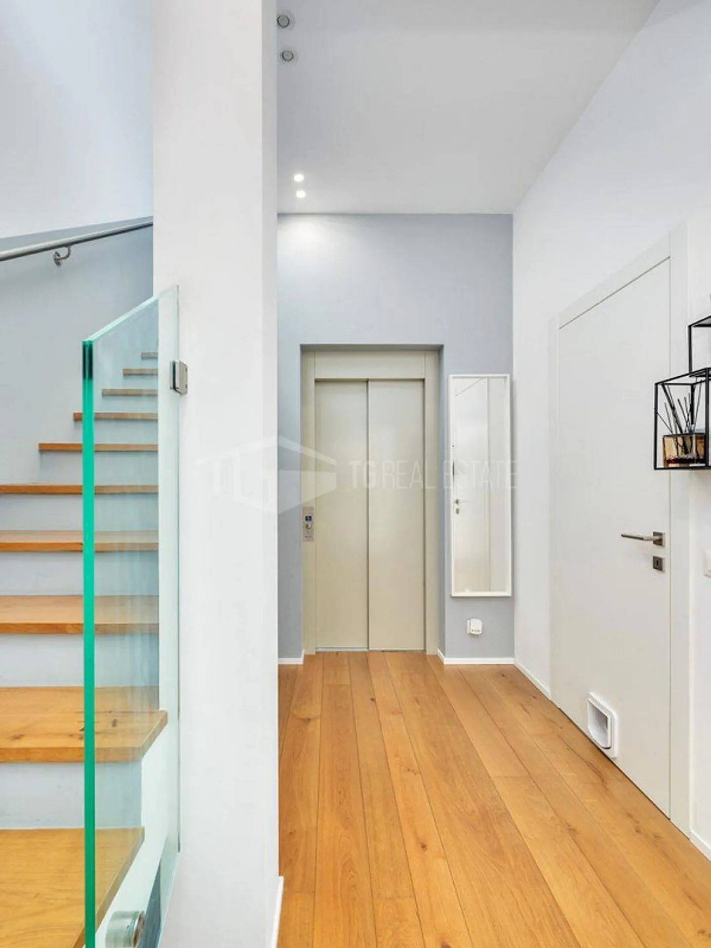 MODERNA VILLA CON VISTA PANORAMICA E CON APPARTAMENTO INDIPENDENTE ... - Foto 5 von 15