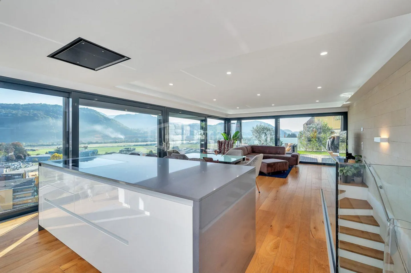 MODERNA VILLA CON VISTA PANORAMICA E CON APPARTAMENTO INDIPENDENTE ... - Foto 10 von 15
