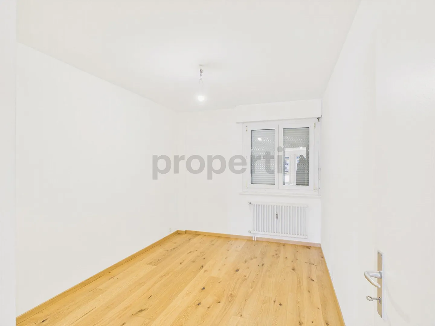 Appartement élégant 4 pièces avec balcon ensoleillé à Perly-Certoux - Photo 5 of 9