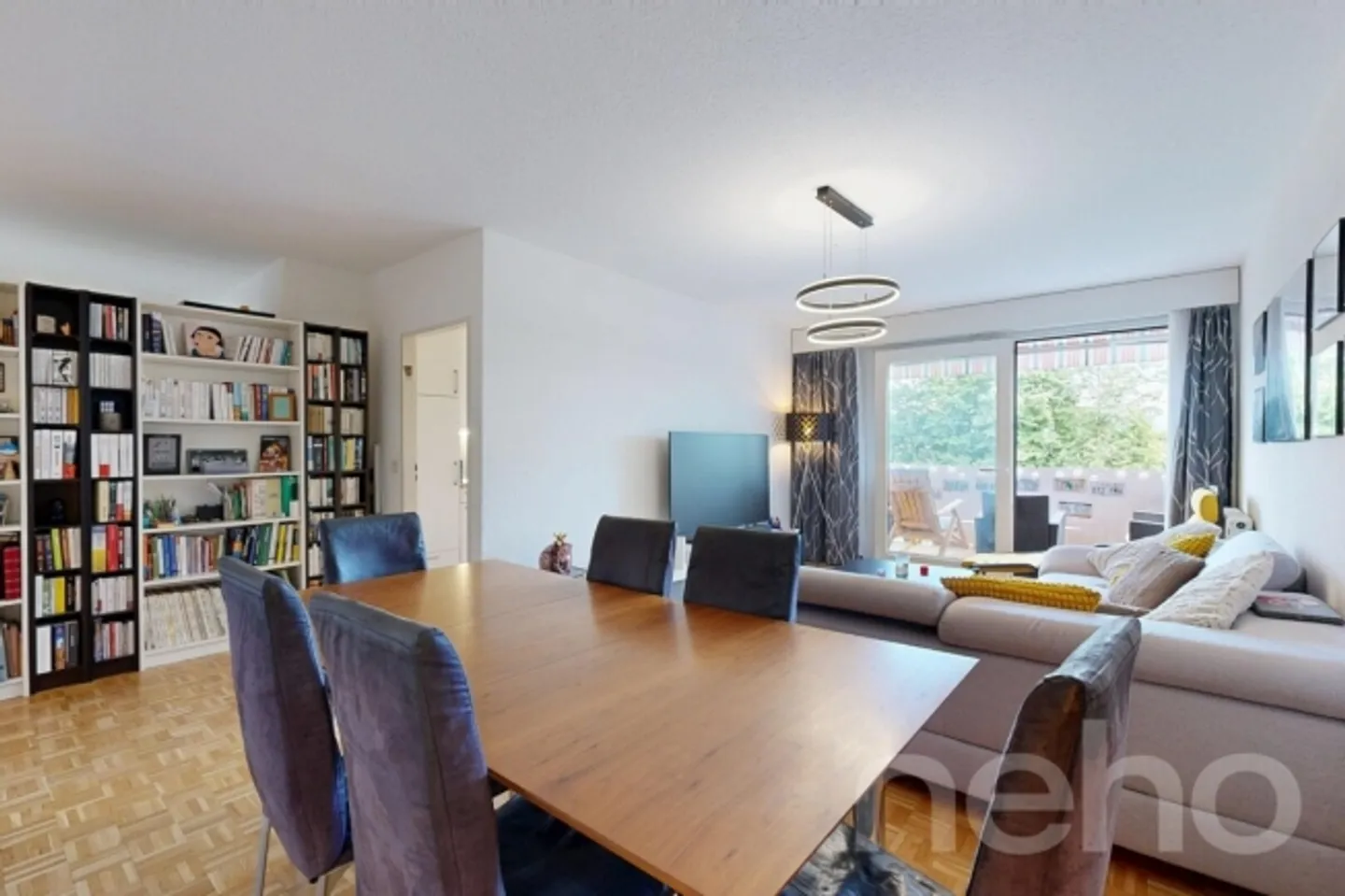 Bright and functional apartment in a green setting - Photo 4 of 10