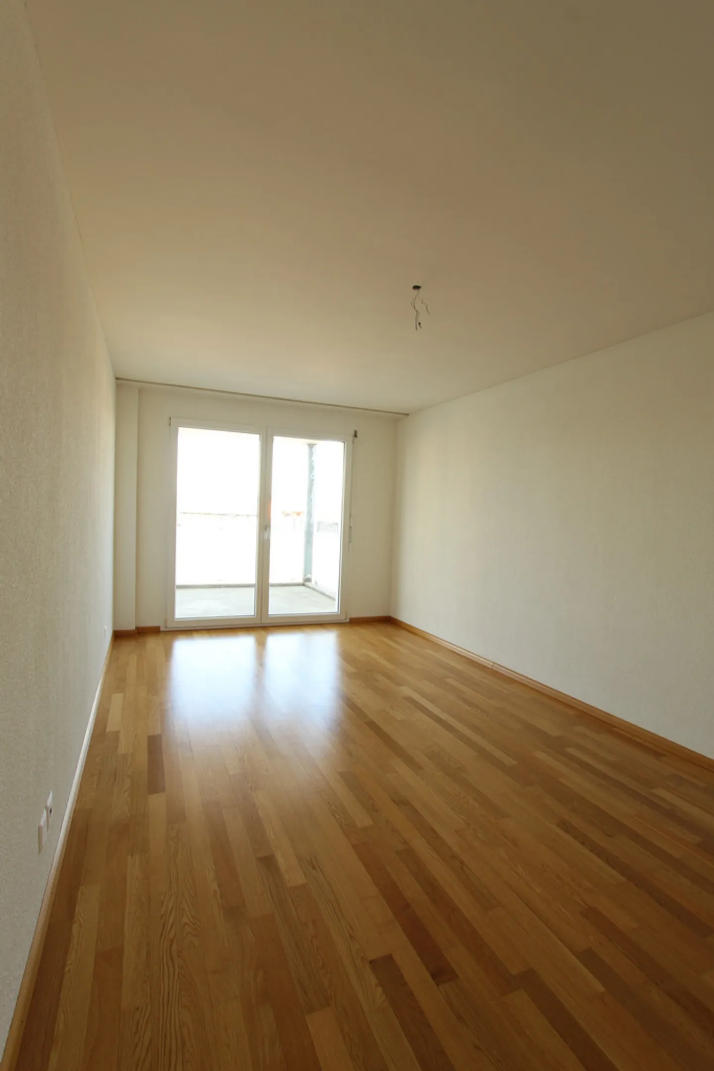 Appartamento spazioso e luminoso con grandi balconi - Foto 8 di 10