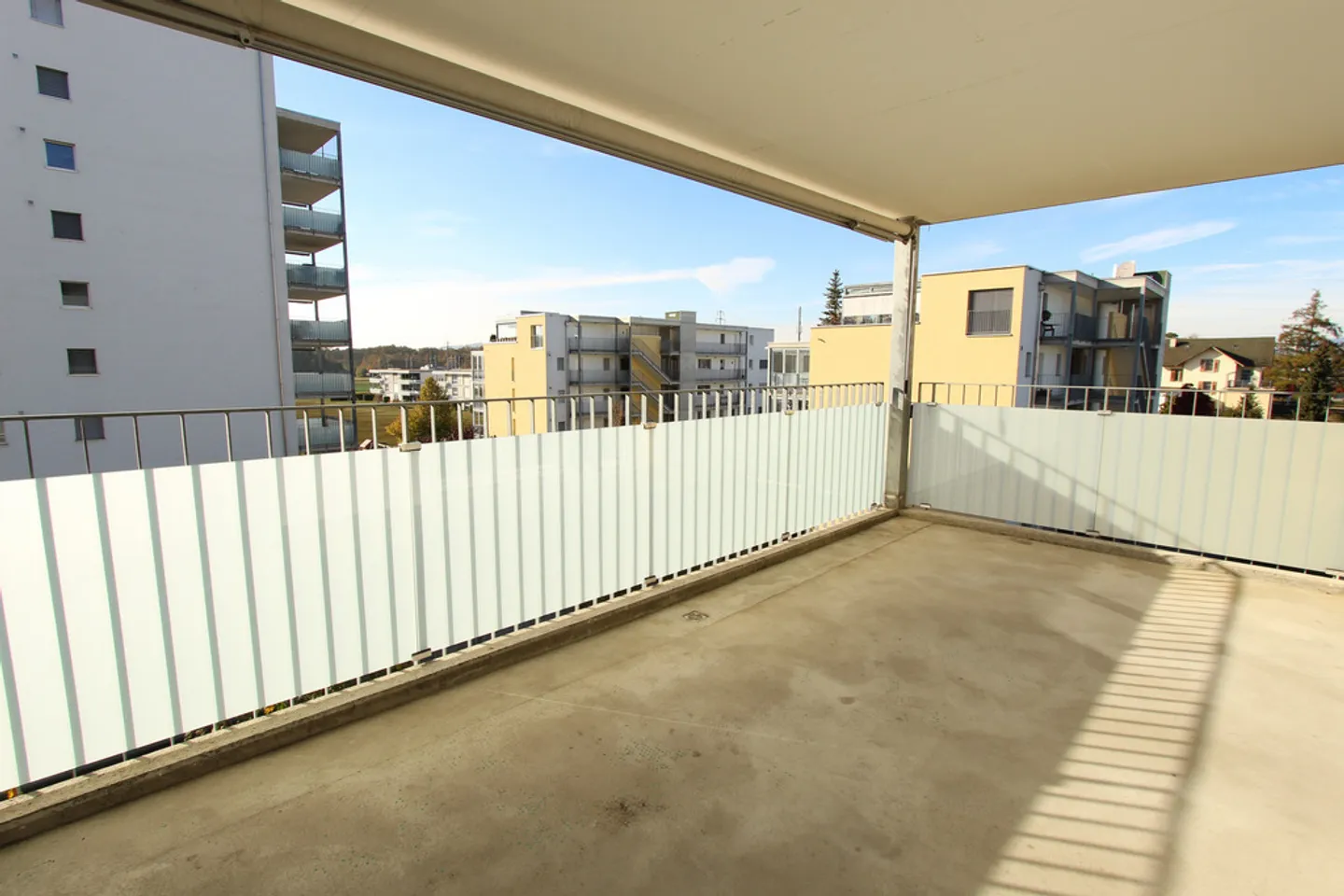 Appartamento spazioso e luminoso con grandi balconi - Foto 9 di 10