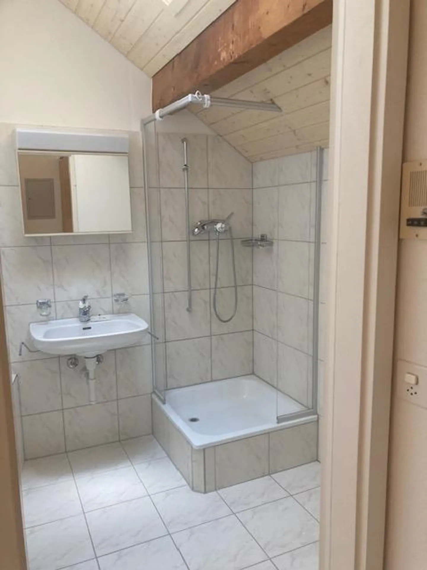 Appartement sous les combles confortable 45 m2, très spécial - Photo 5 sur 6