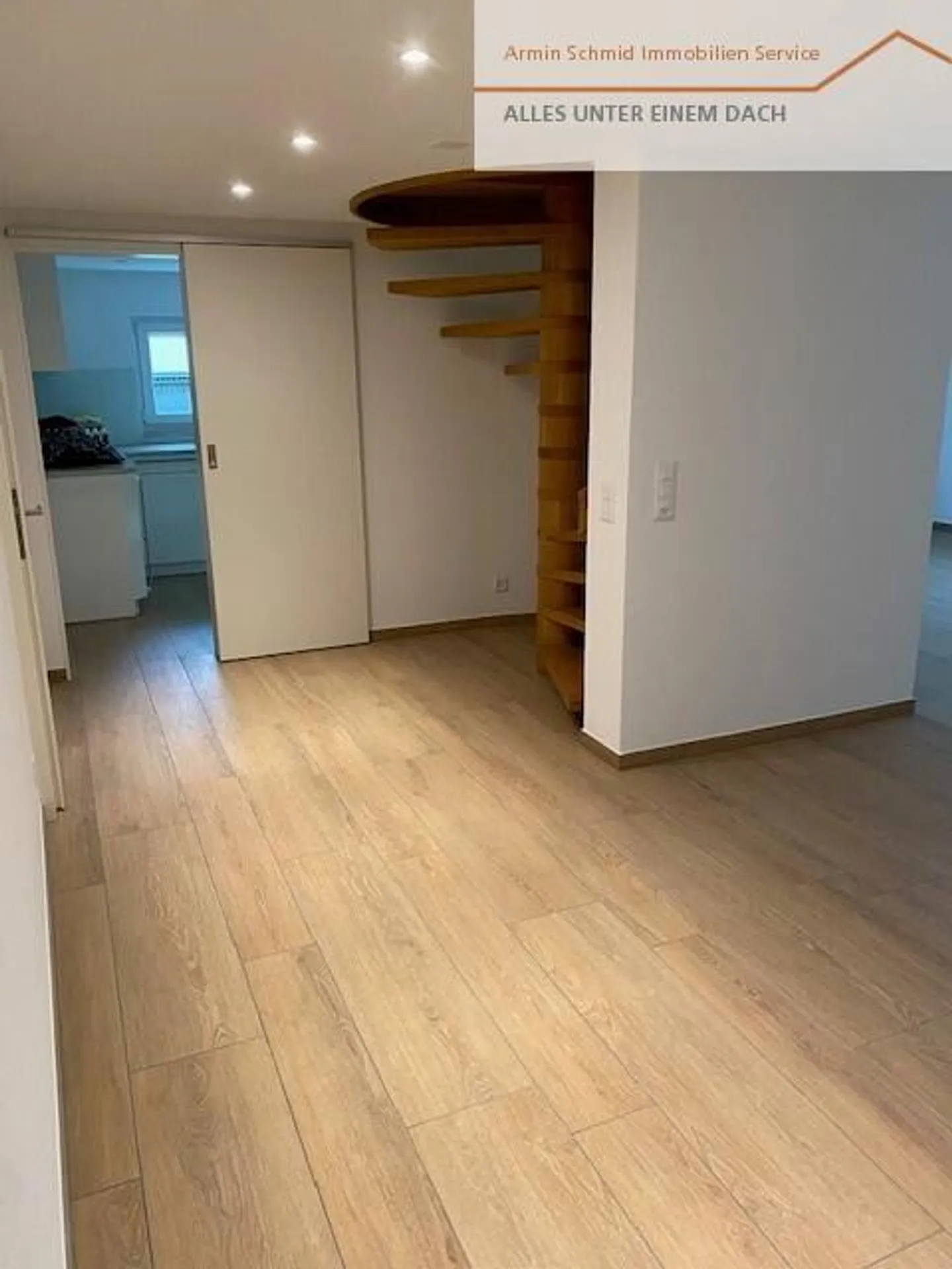 Meraviglioso appartamento duplex 4 1/2 locali con area giardino - Foto 5 di 16
