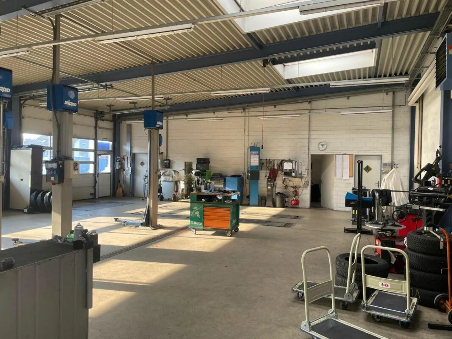 Workshop / Garage Rental - Photo 7 of 14