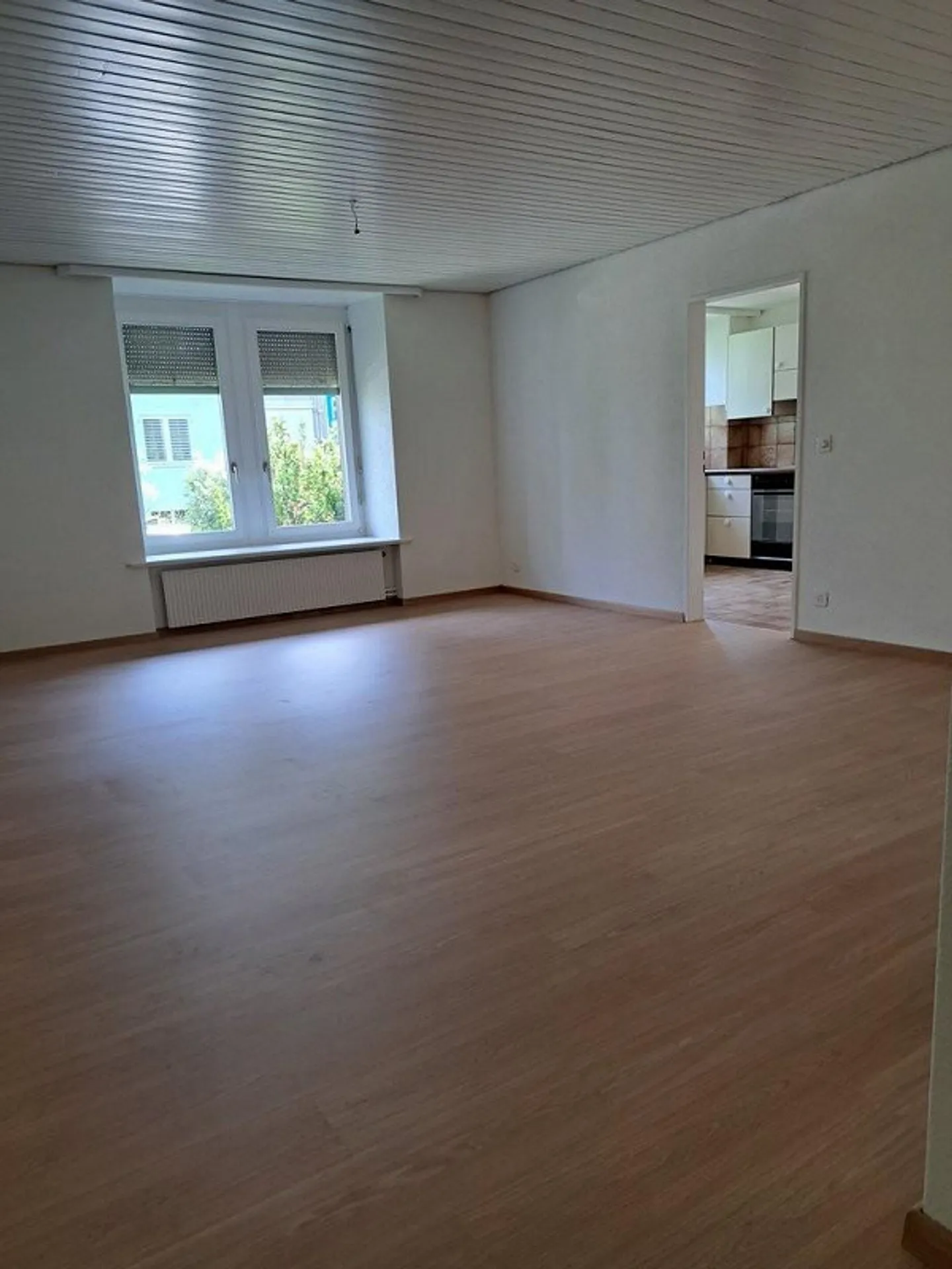 Charming 4-room apartment in District 2 - TEMPORARY UNTIL 30.06.2027 - Photo 3 of 7