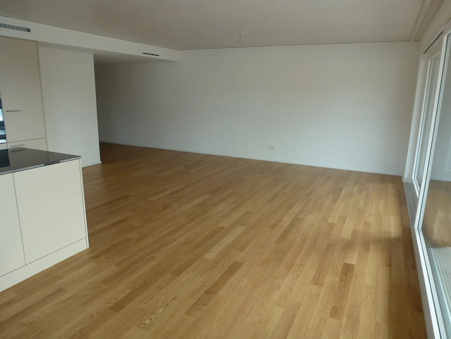Moderne 4.5 Zimmer-Wohnung - Foto 3 von 15