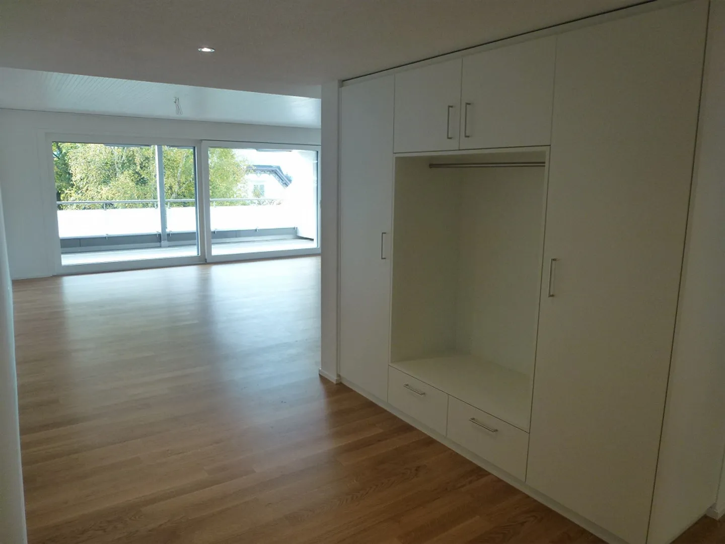 Moderne 4.5 Zimmer-Wohnung - Foto 4 von 15