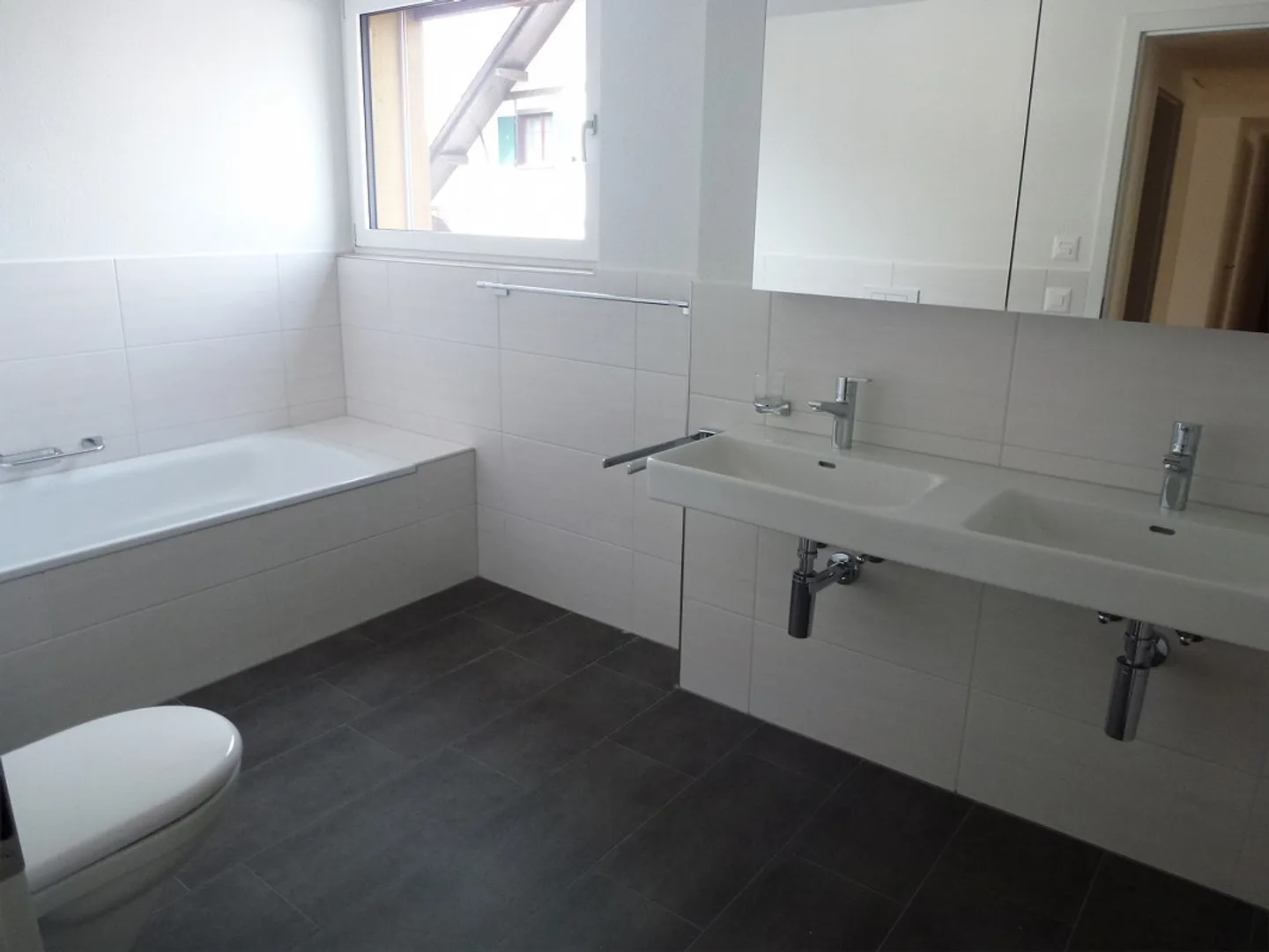 Moderne 4.5 Zimmer-Wohnung - Foto 8 von 15