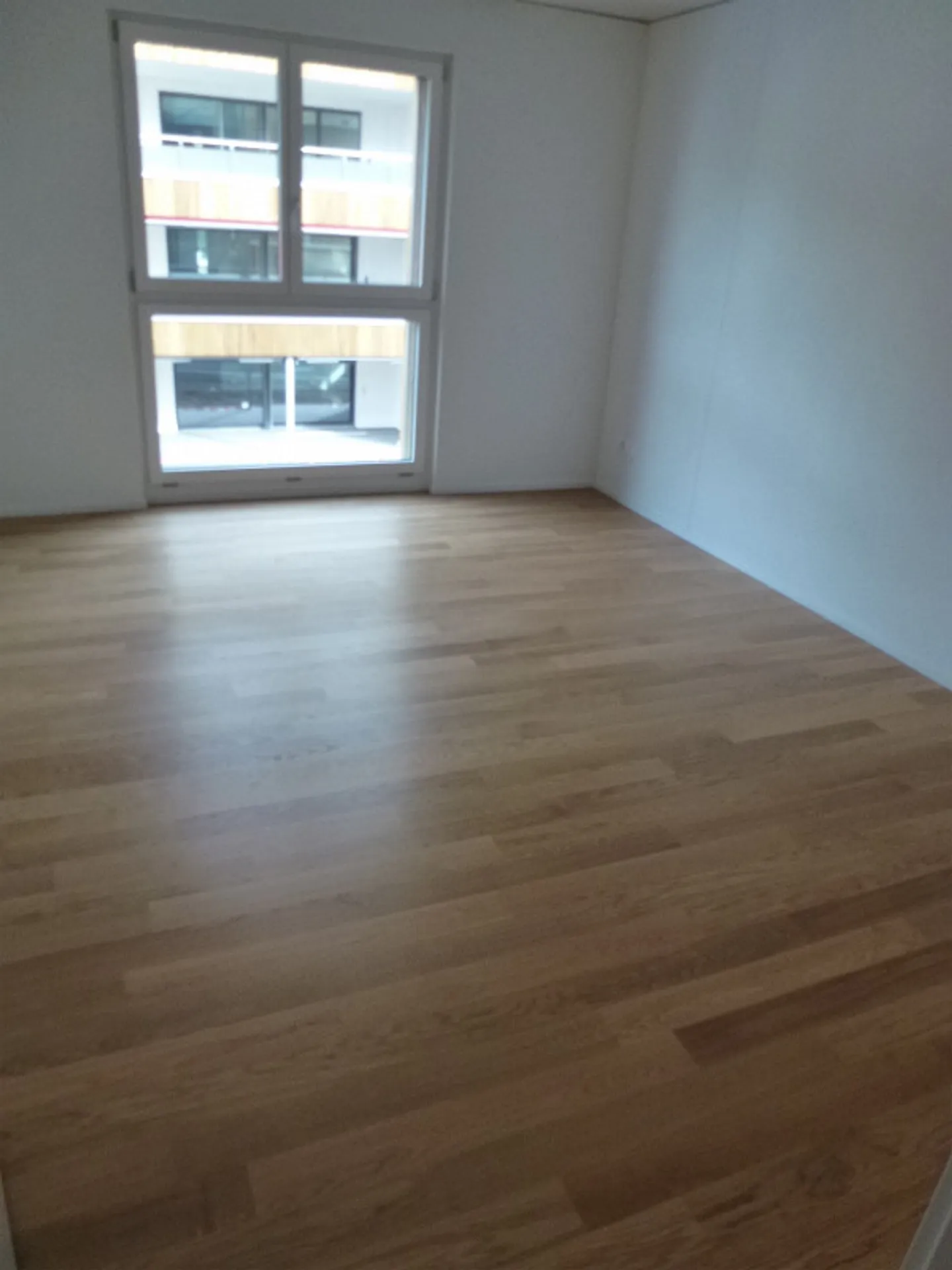 Moderne 4.5 Zimmer-Wohnung - Foto 10 von 15