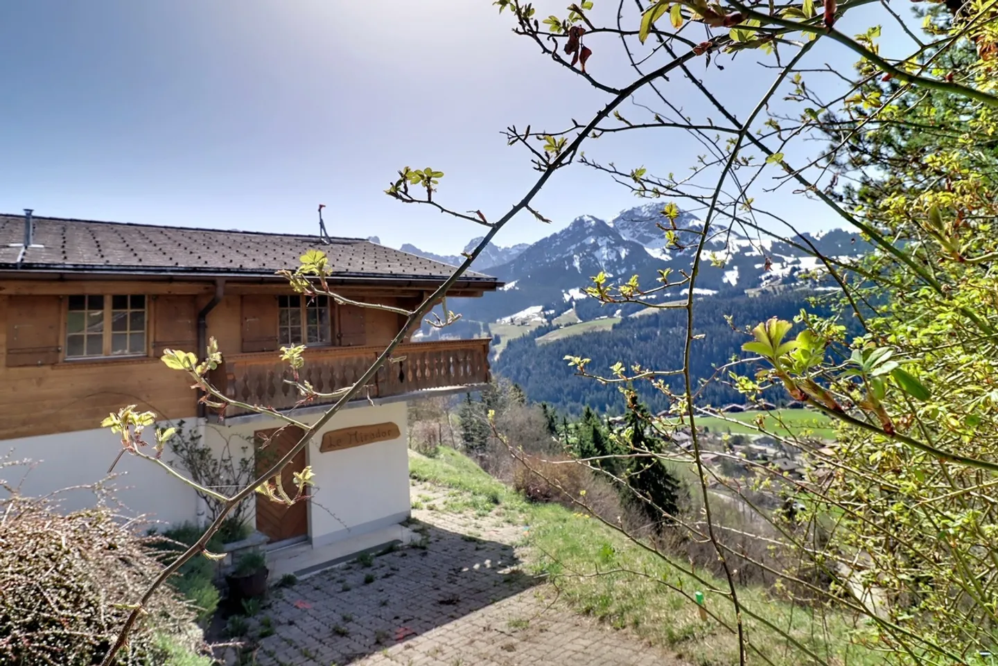 Château-d'OEx - Chalet zur Renovierung mit Baugenehmigung - Foto 1 von 12