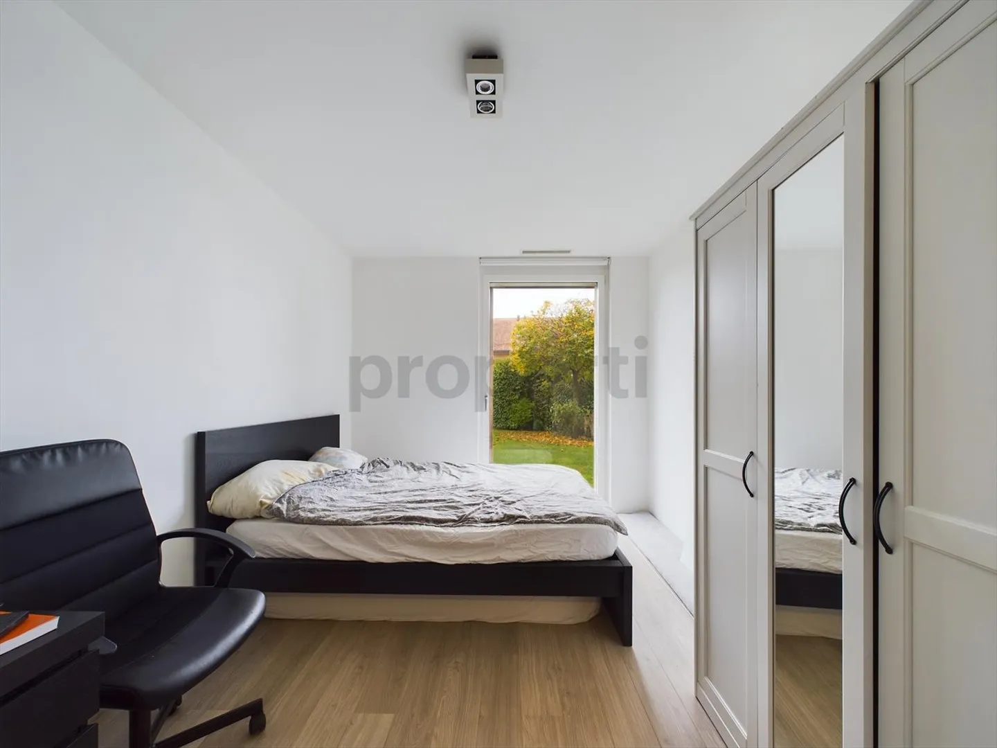 Comfort, modernity and nature: family apartment with garden - Photo 7 of 12