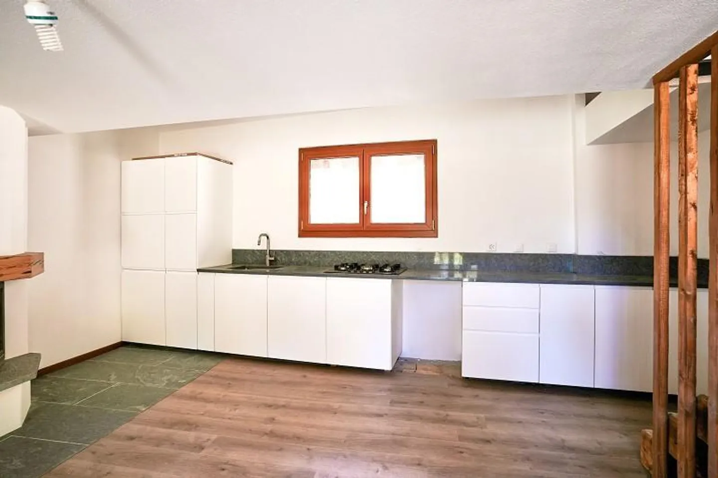 3 1/2-Room Rustic in a Secluded Location, Very Quiet, Sunny with Great ... - Photo 5 of 26