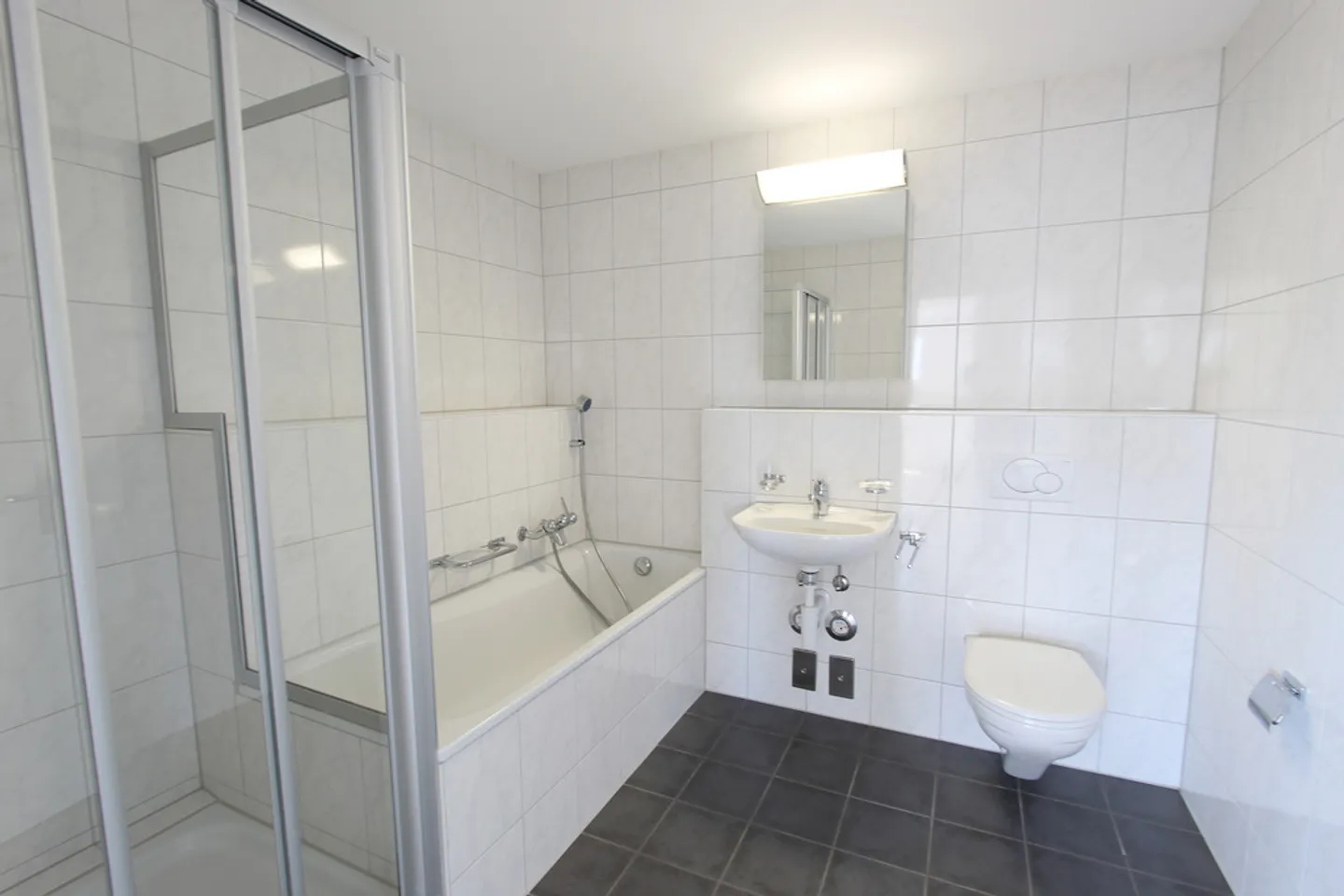 Appartamento attraente di 2,5 locali con grande balcone, disponibile immediatamente - Foto 5 di 6