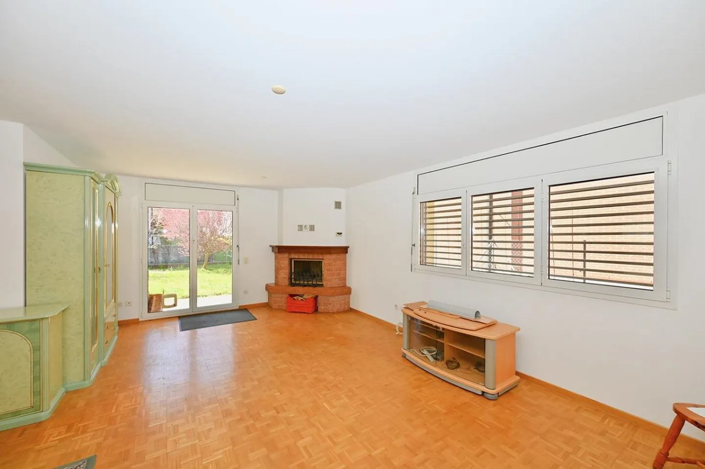 Charming Garden Apartment - Photo 5 of 14