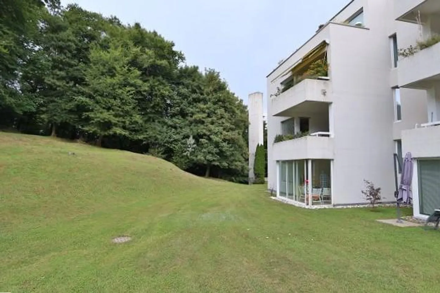 large 4 1/2-room garden apartment with a view - Photo 1 of 13