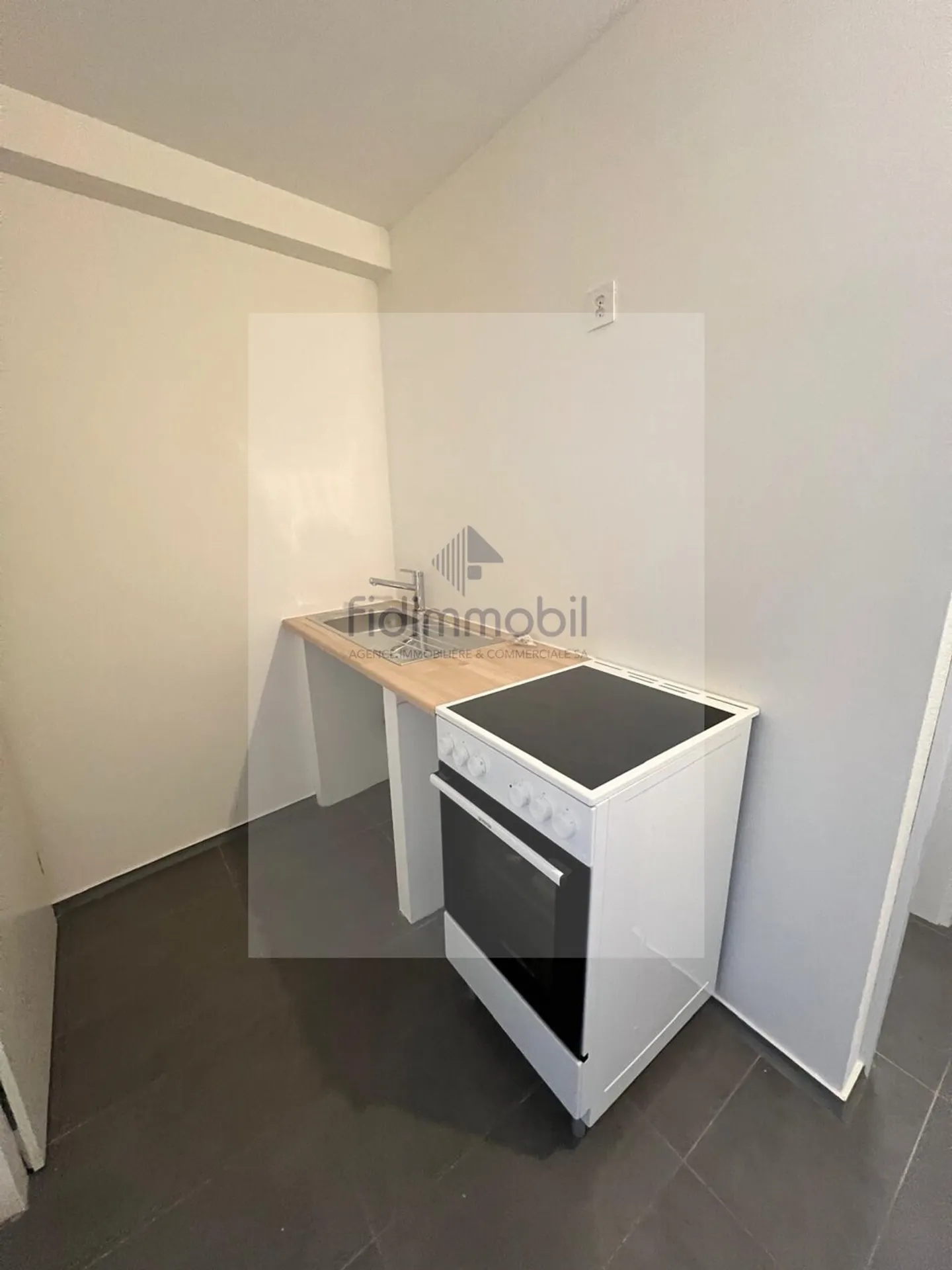 Stunning studio for rent in Peseux - Photo 3 of 4