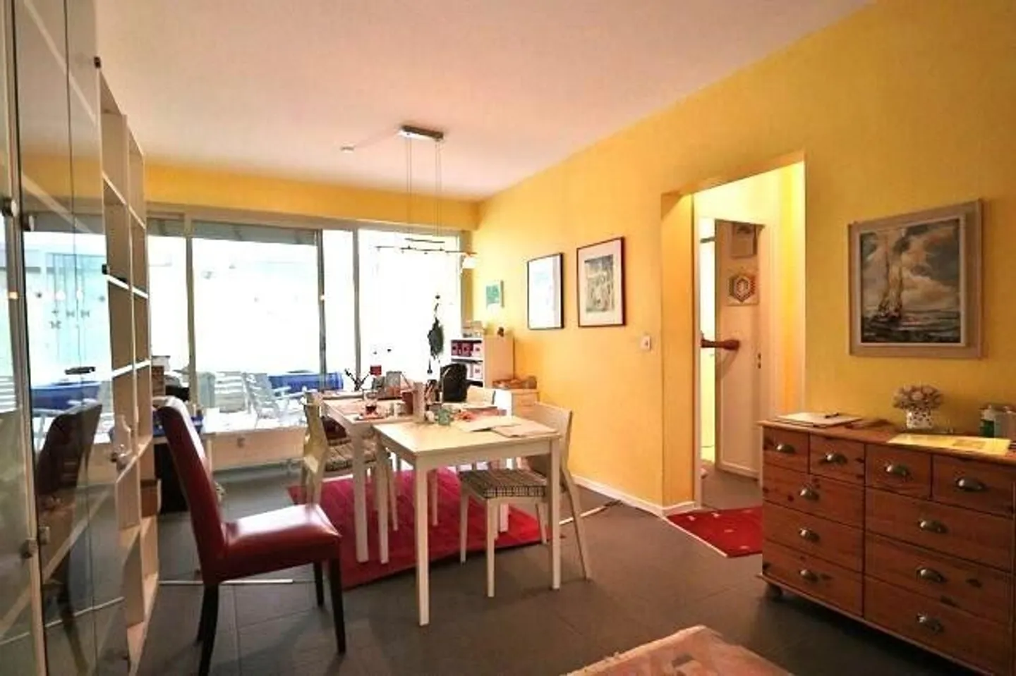 large 4 1/2-room garden apartment with a view - Photo 4 of 13