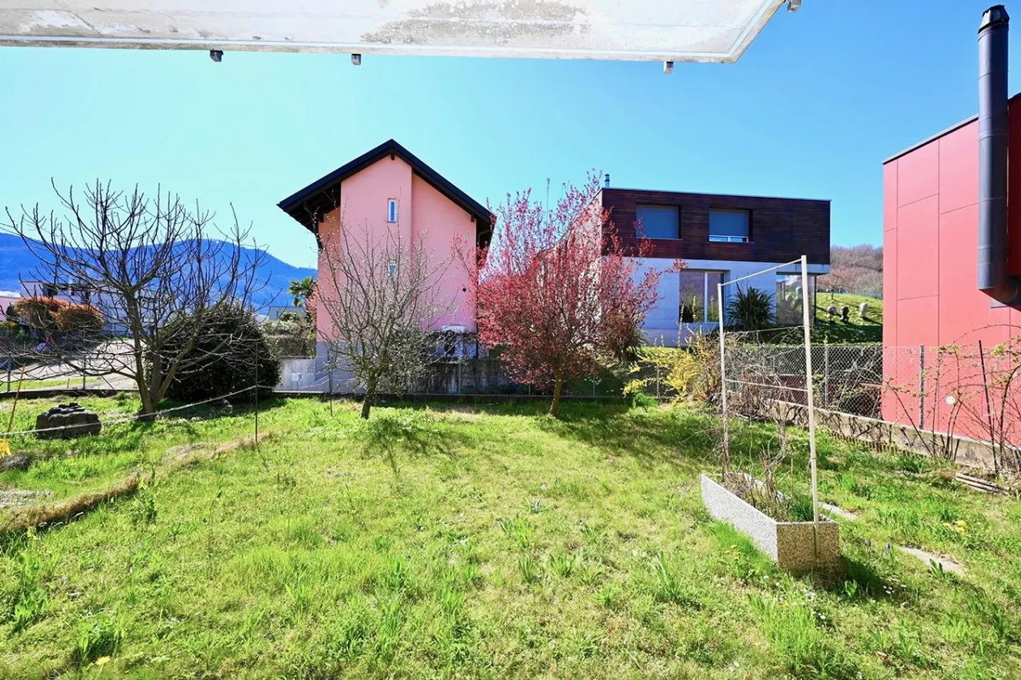 Charming Garden Apartment - Photo 12 of 14
