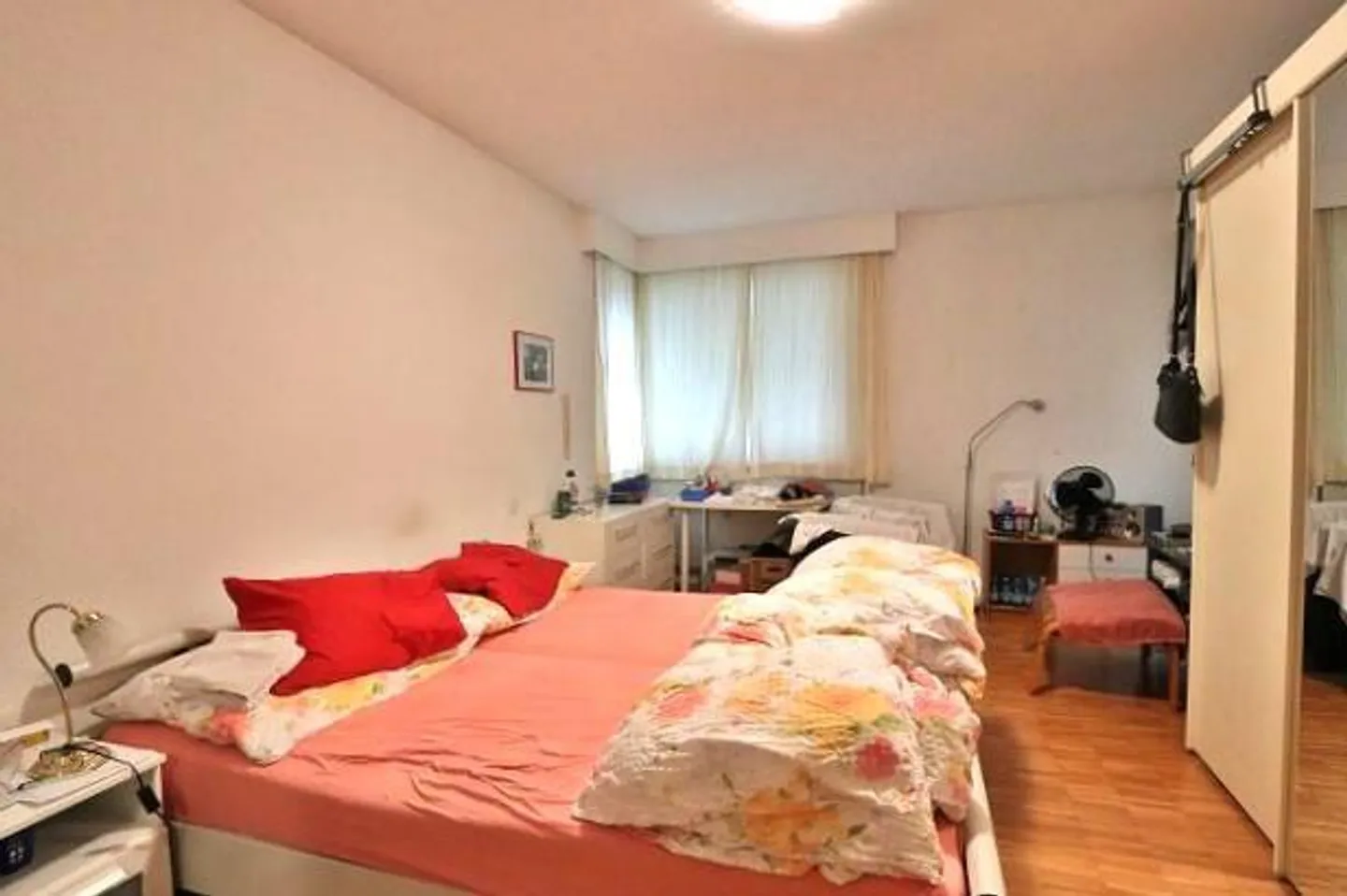 large 4 1/2-room garden apartment with a view - Photo 9 of 13