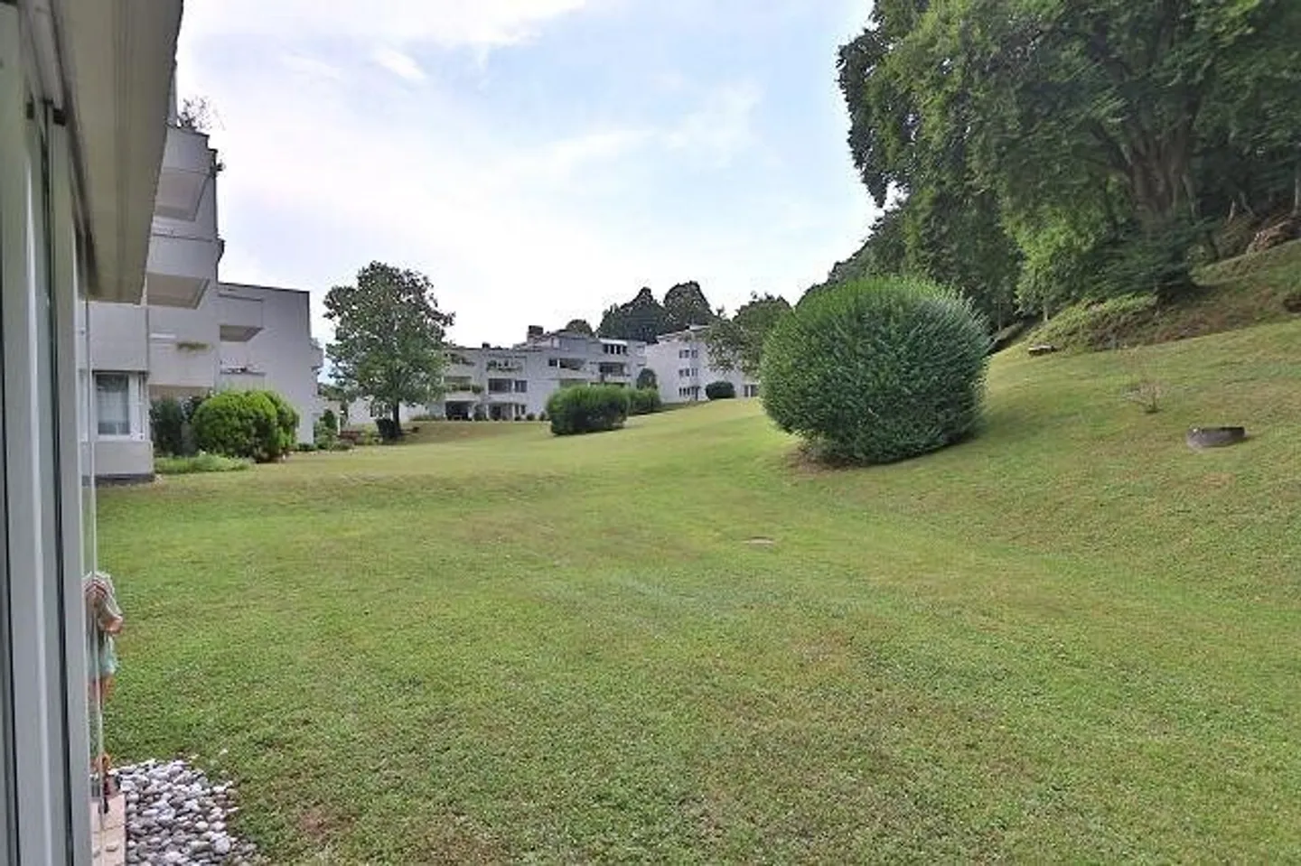 large 4 1/2-room garden apartment with a view - Photo 13 of 13