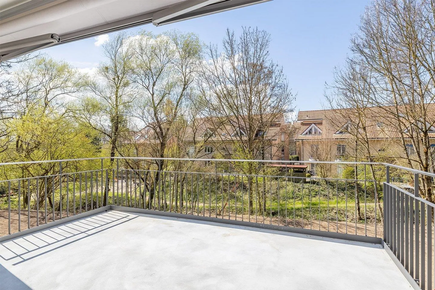 Appartement lumineux de 4,5 pièces avec charme - Photo 8 sur 12