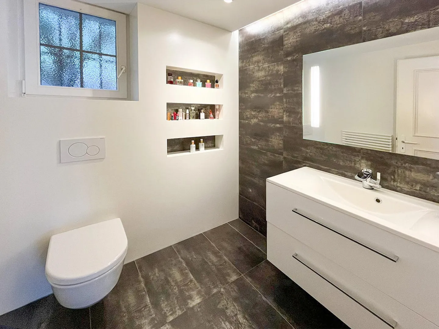 Noble single-family house with large garden and pool - Photo 7 of 11