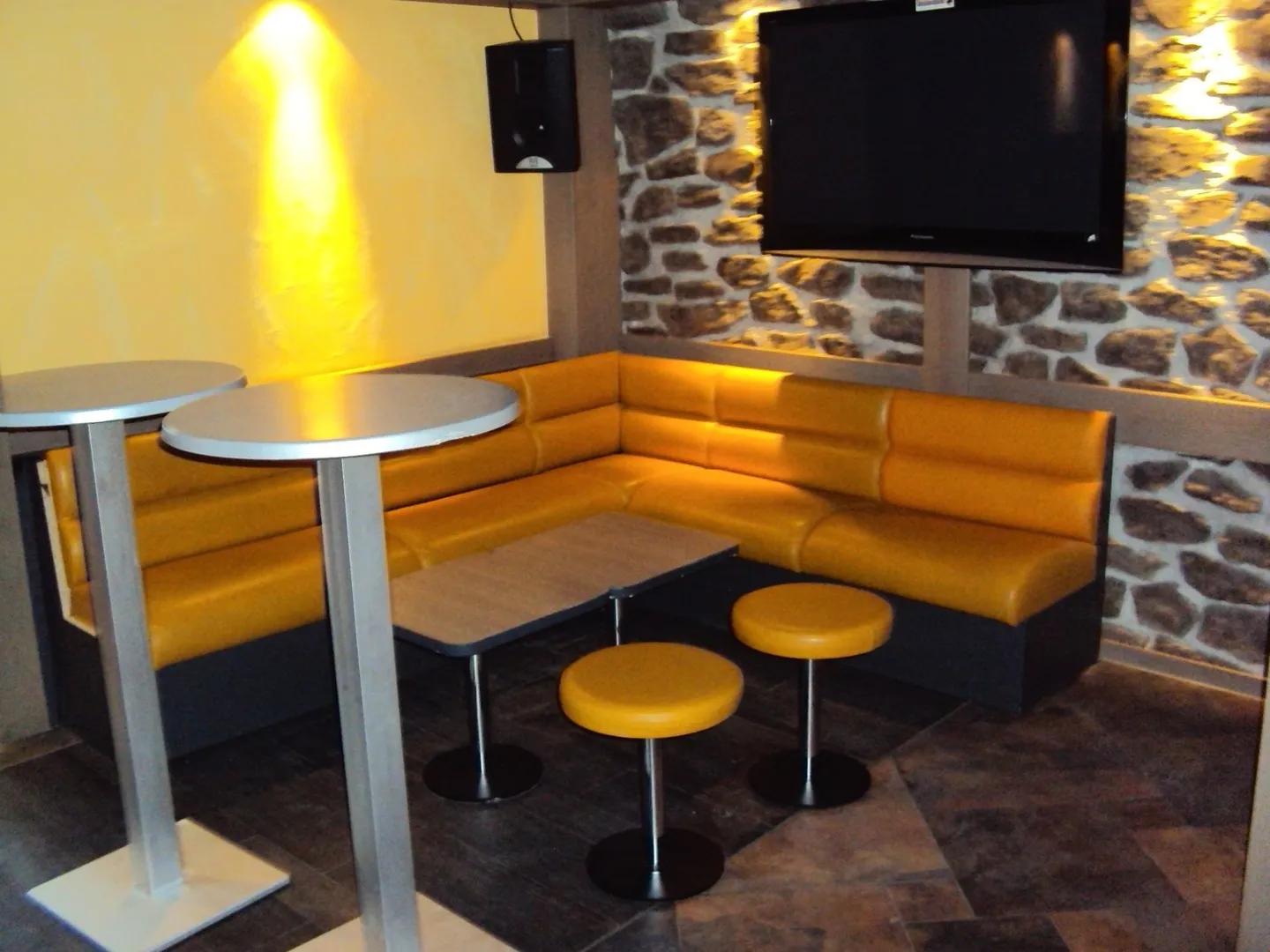 TOP Event Location/BAR for up to 200 people - Photo 9 of 17