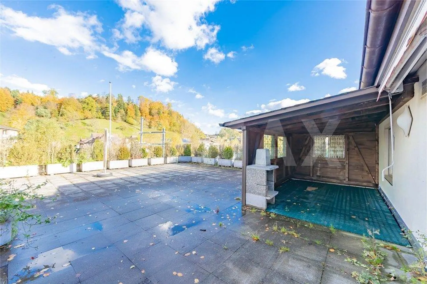 Centrally Located 6.5-Room Apartment with Large Terrace and Two Balconies - Photo 13 of 13