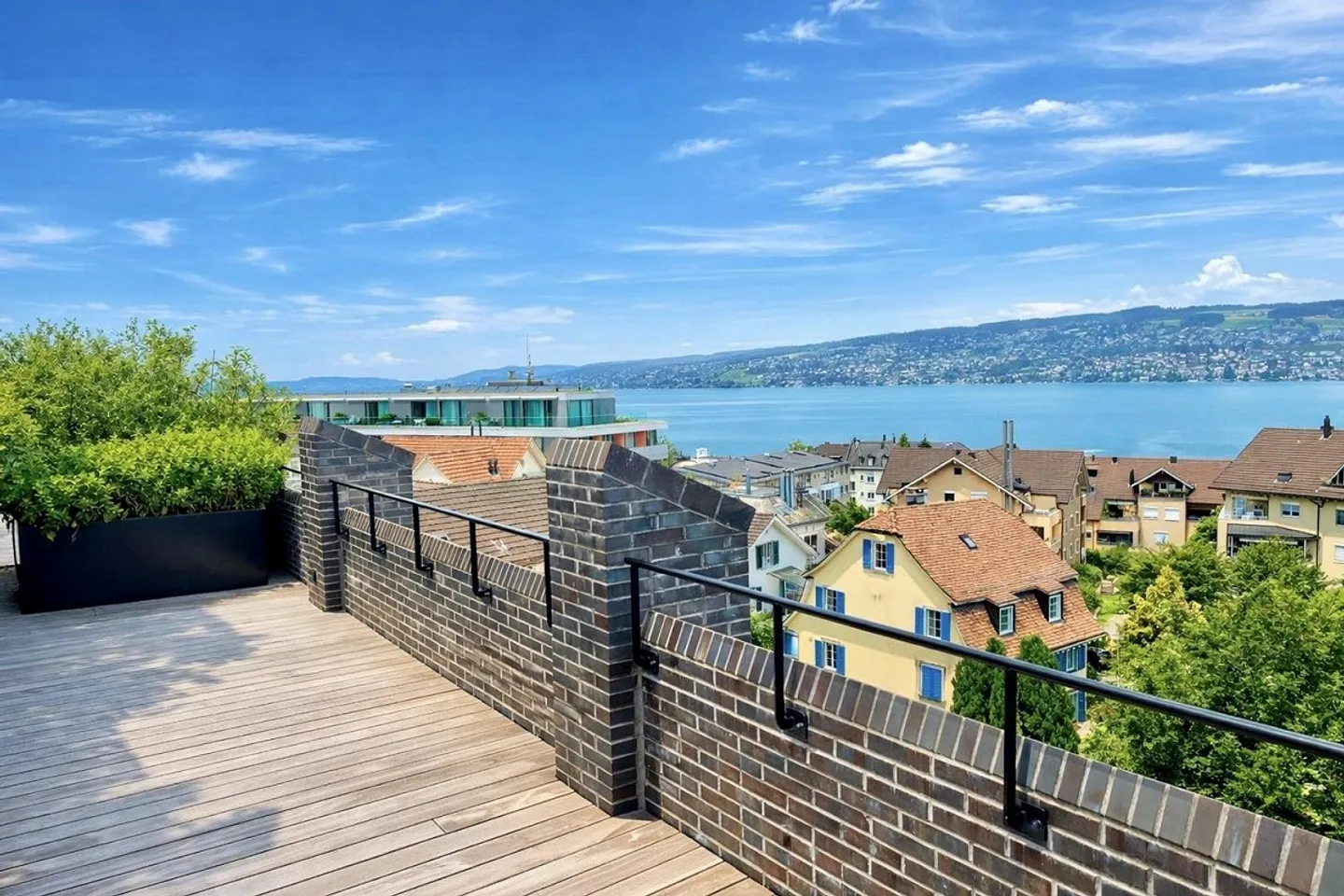 Maisonette di alta qualità con rooftop nel cuore di Horgen - Foto 2 di 9