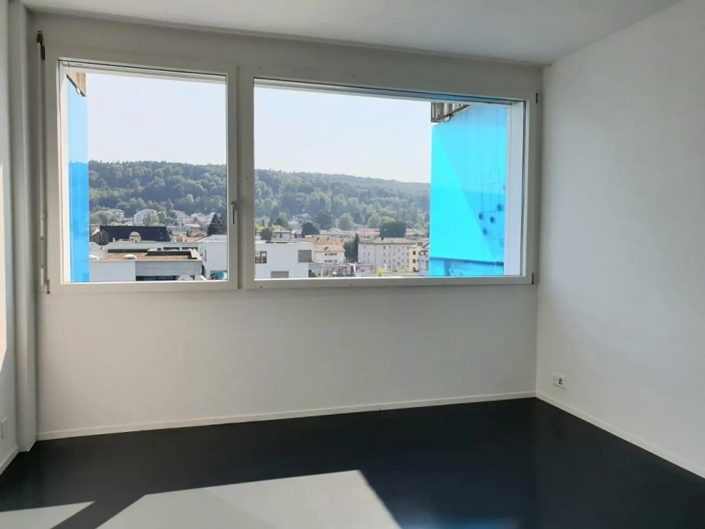 Appartement moderne de 3,5 pièces dans un emplacement central - Photo 6 sur 8