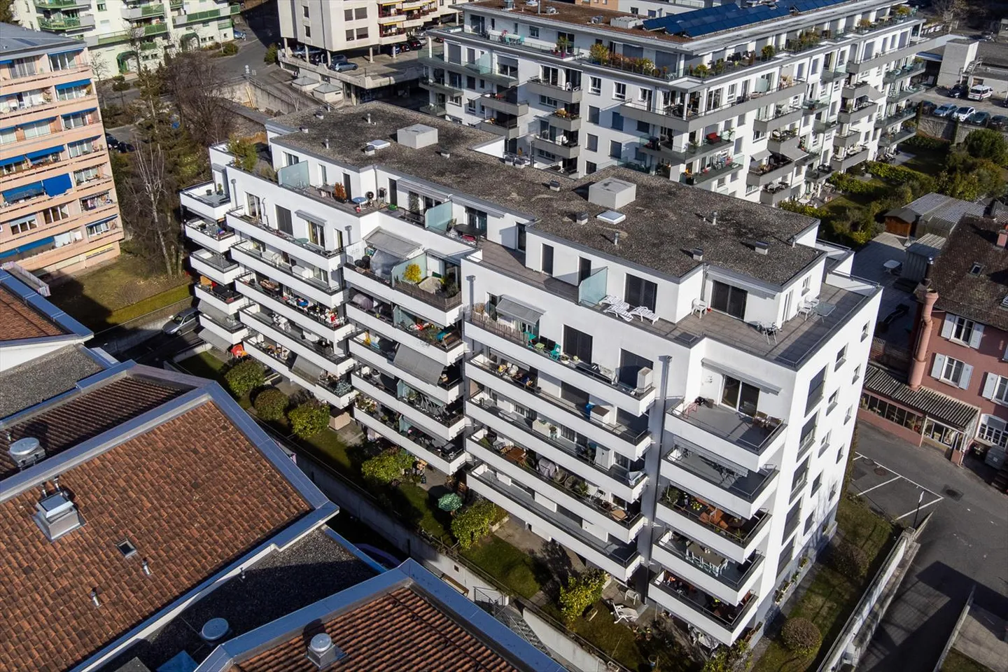 Posizione ideale, vicino alla riva del lago! - Foto 1 di 3