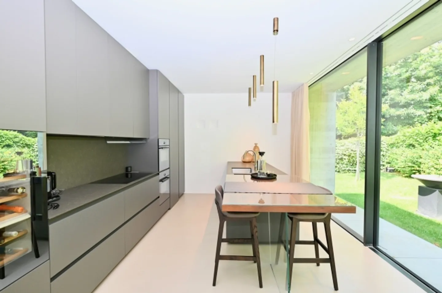 Modern Luxury Villa – Tranquility, Privacy, and Contemporary Elegance - Photo 8 of 20