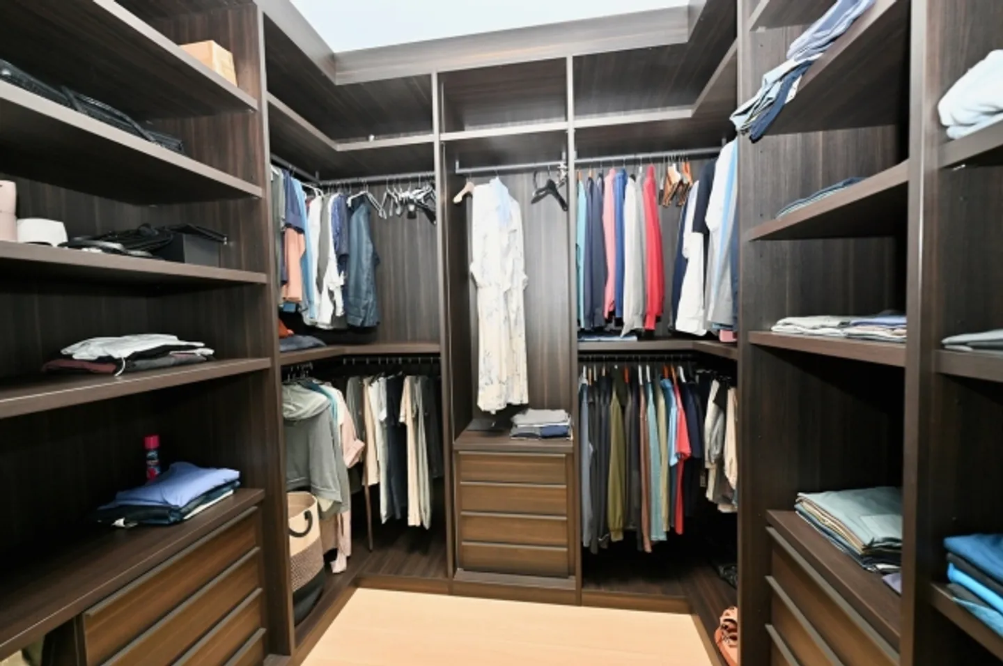 Modern Luxury Villa – Tranquility, Privacy, and Contemporary Elegance - Photo 15 of 20