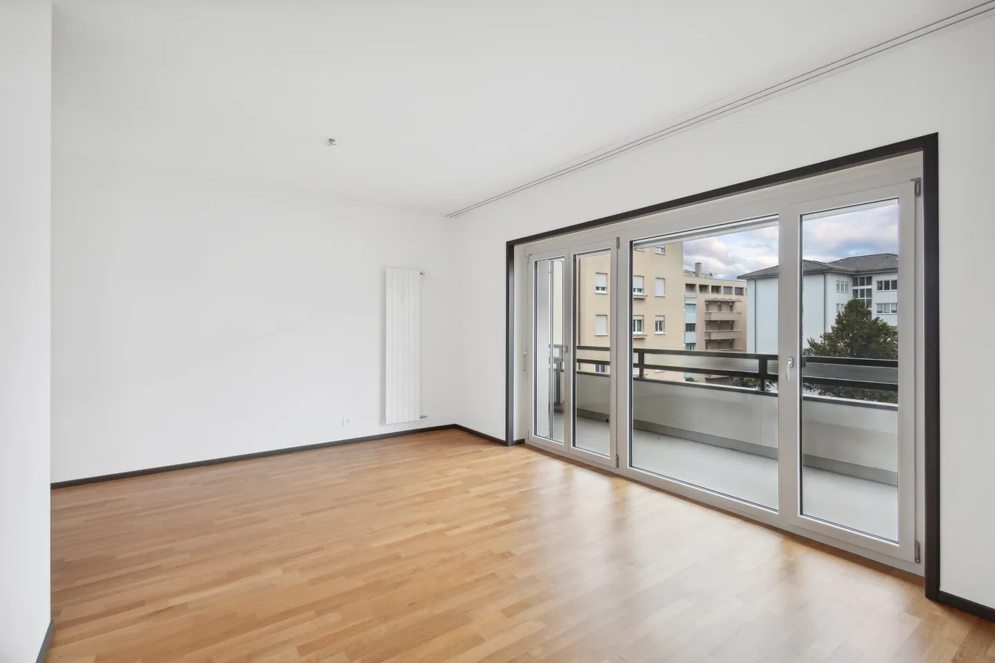 Monolocale moderno in posizione centrale - Foto 3 di 5