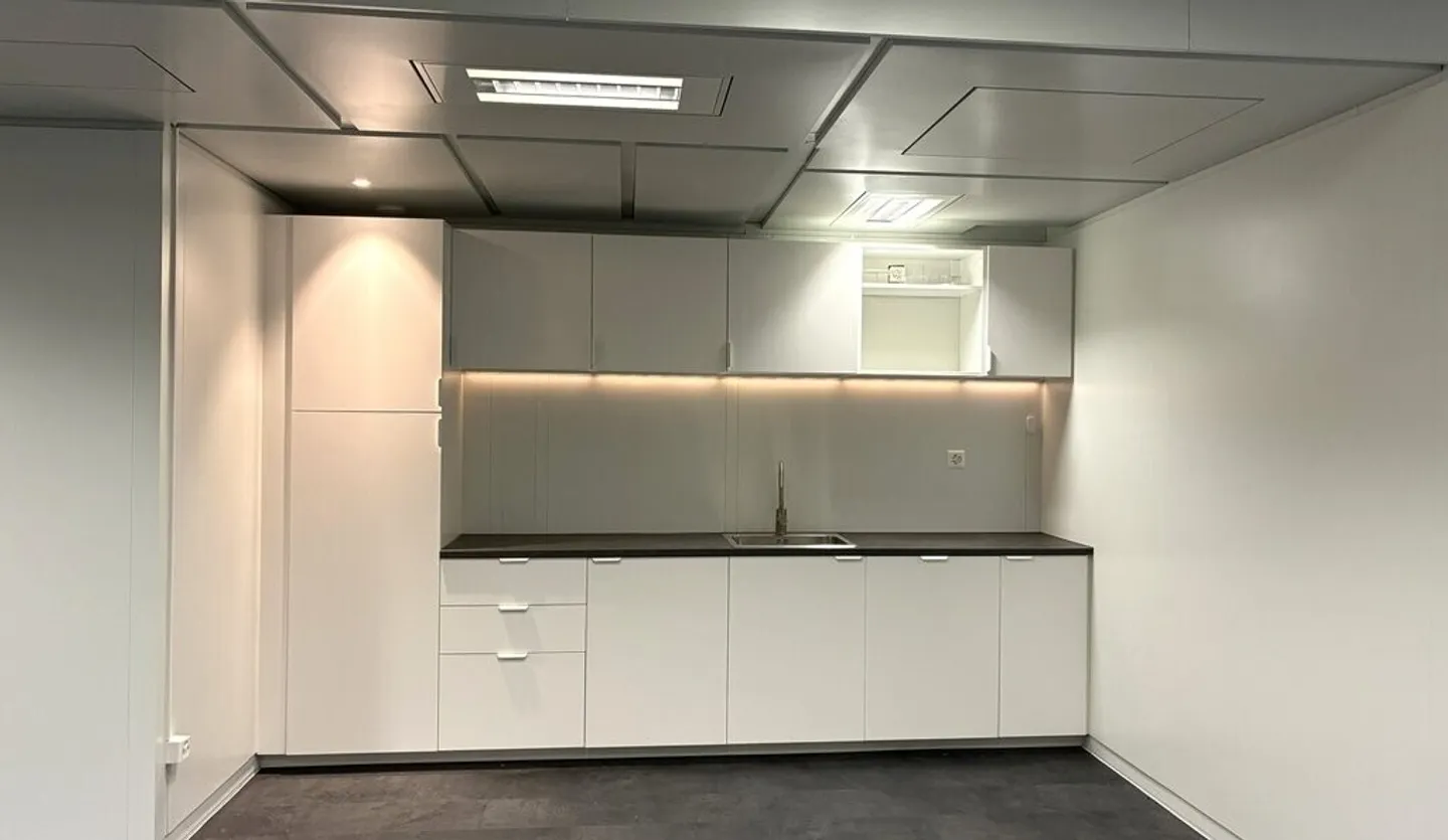 Office space on the ground floor - Photo 4 of 7