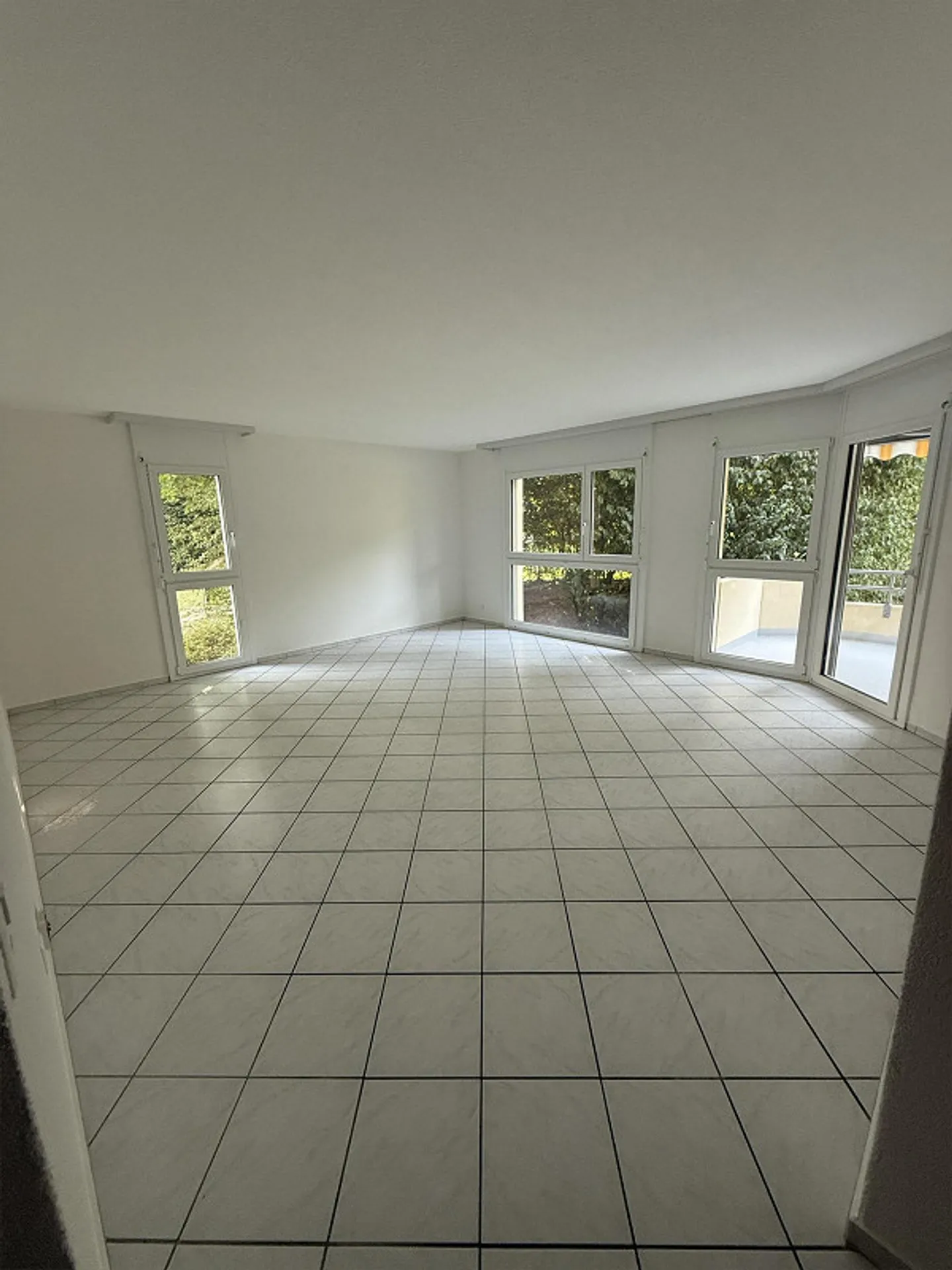 Appartement 4,5 pièces avec nouvelles salles de bains et cuisine 107 m2 - Photo 1 sur 20
