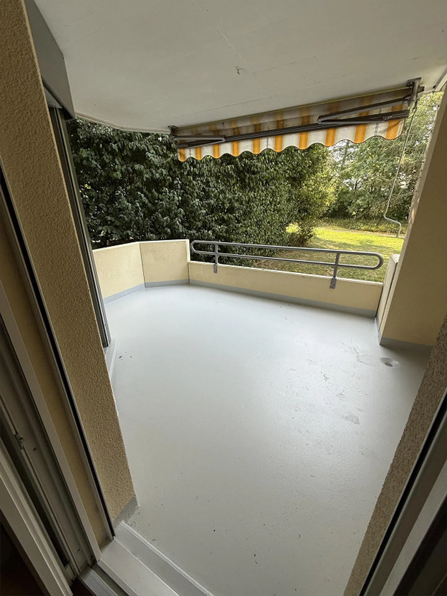 Appartement 4,5 pièces avec nouvelles salles de bains et cuisine 107 m2 - Photo 2 sur 20