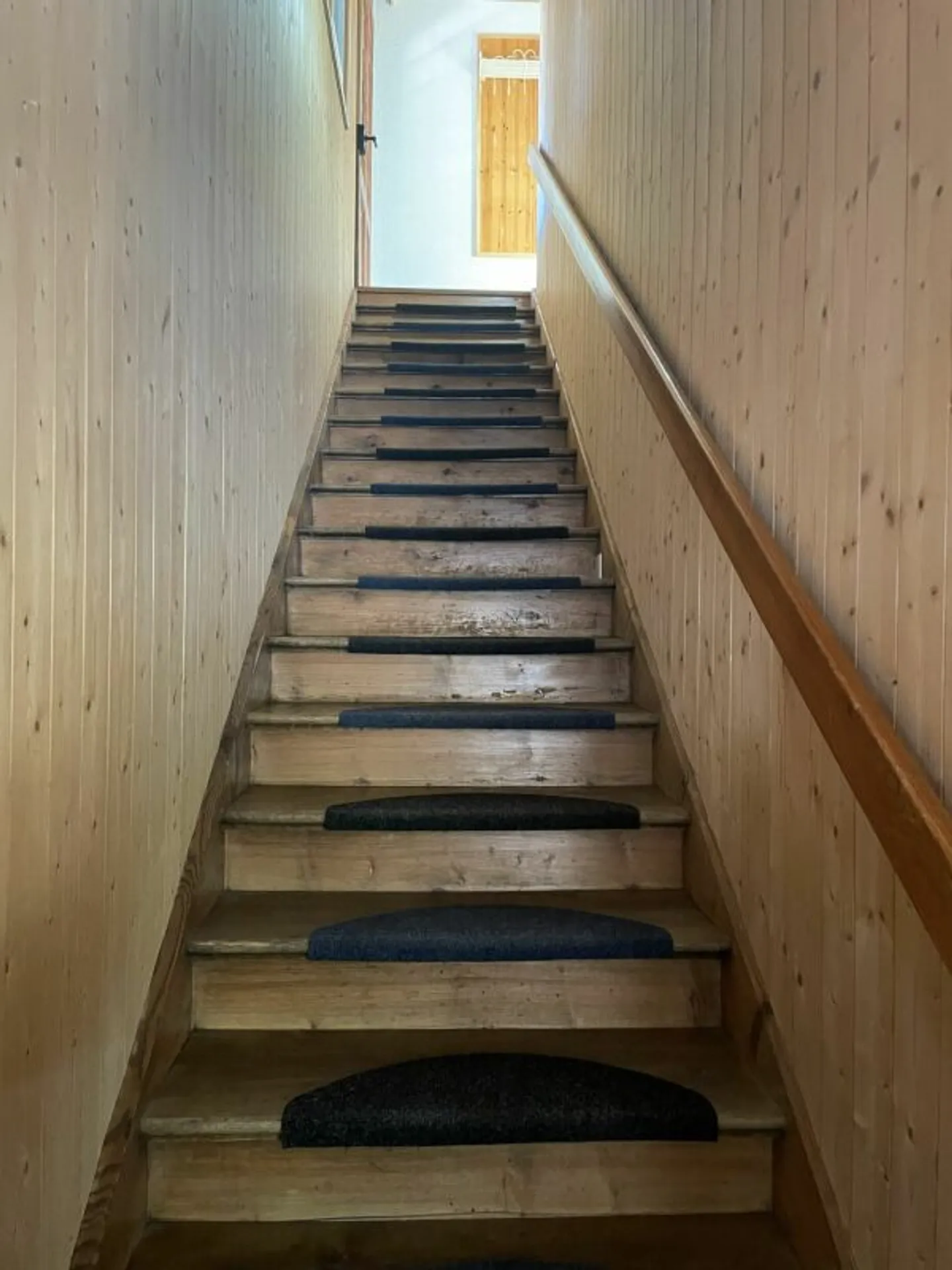 3.5 Room Attic Apartment - Photo 7 of 27