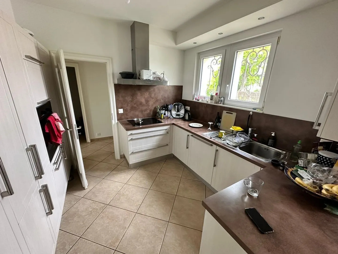 Charmante villa jumelée de 7 pièces à Vessy - Environnement paisible et résidentiel - Photo 3 sur 13