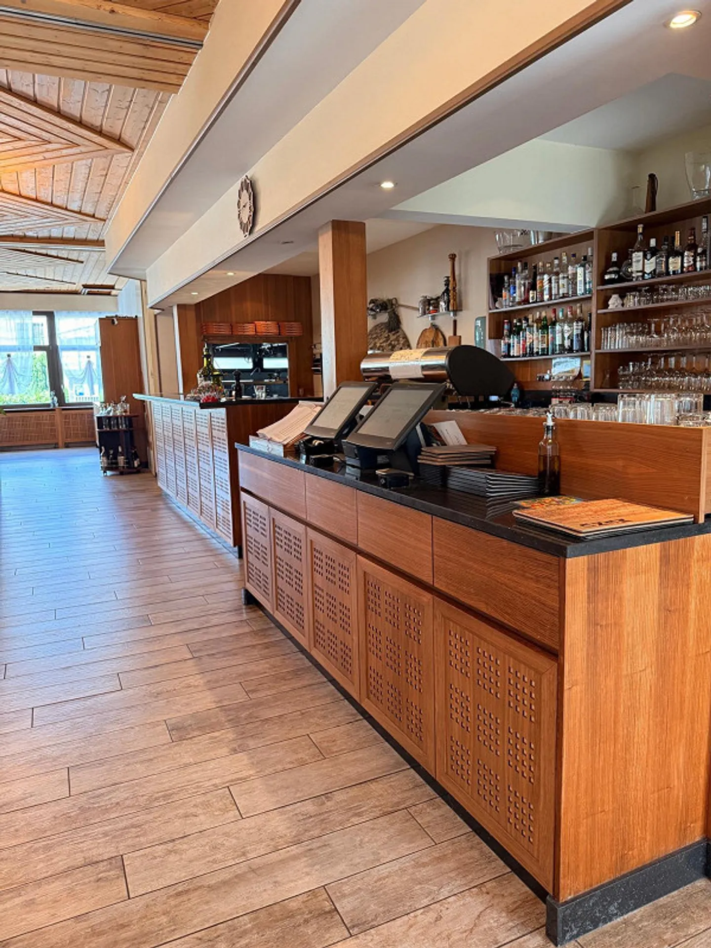 Experienced and innovative tenant for well-maintained restaurant - Photo 2 of 12
