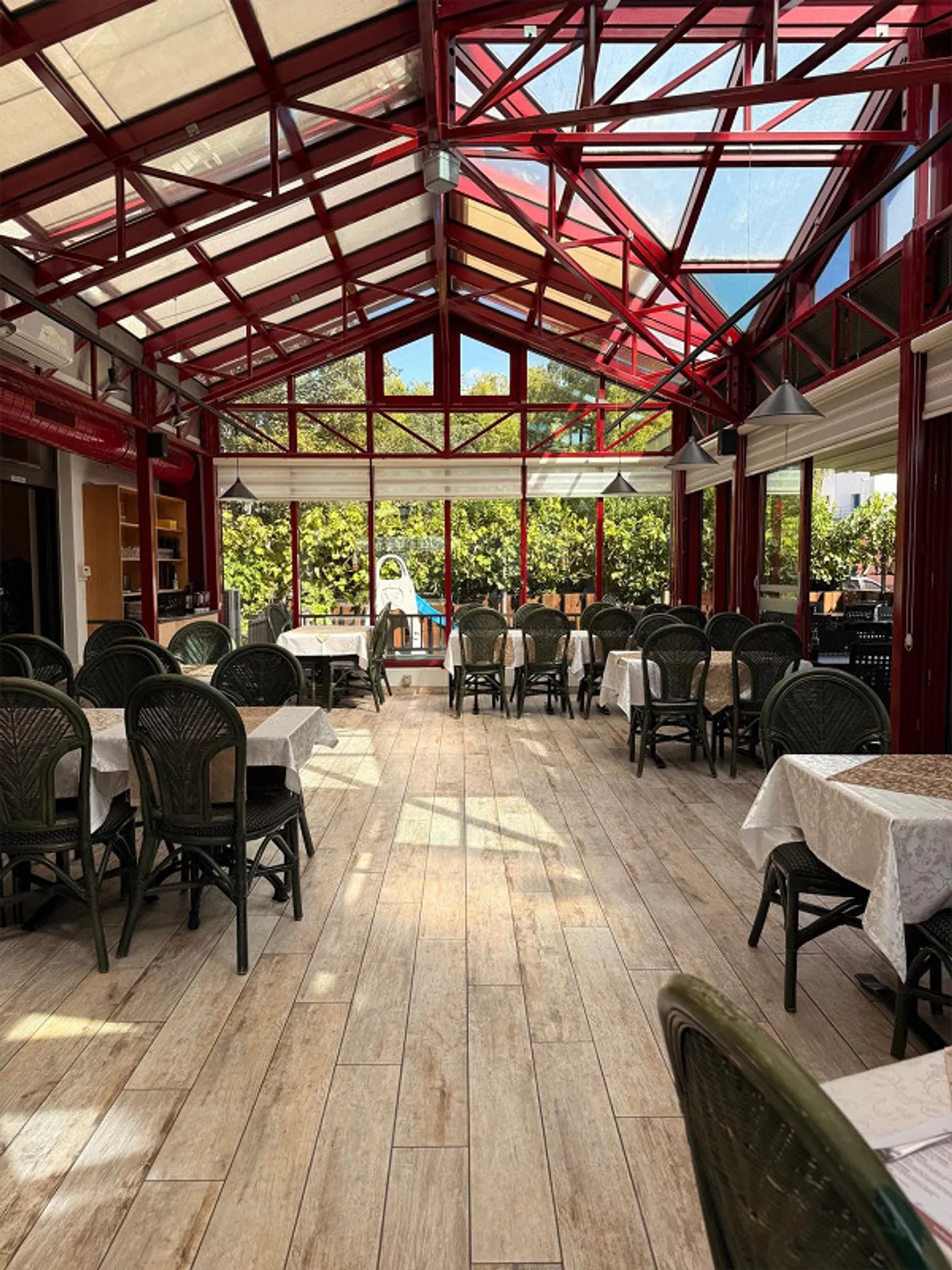 Experienced and innovative tenant for well-maintained restaurant - Photo 8 of 12