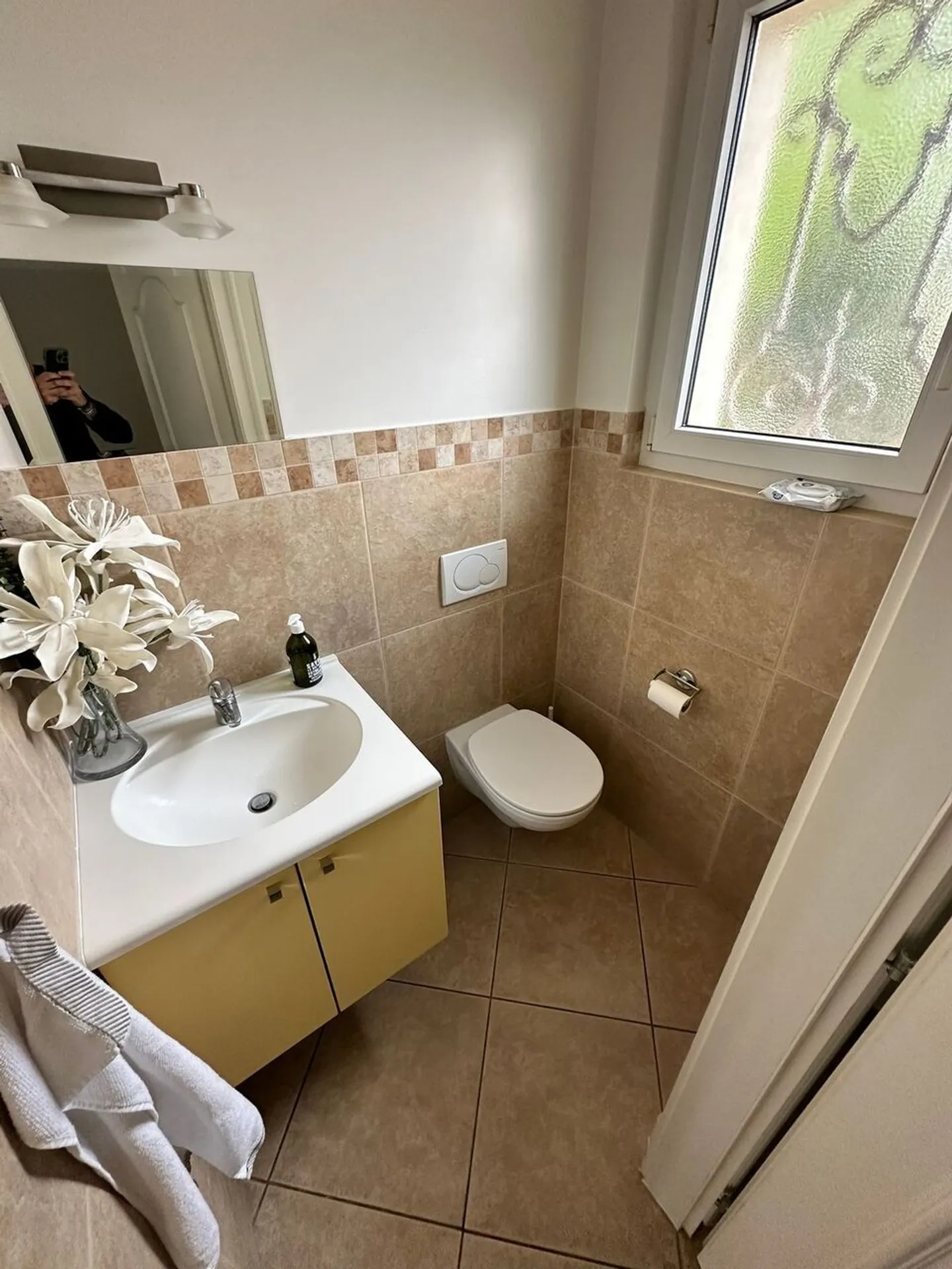 Charmante villa jumelée de 7 pièces à Vessy - Environnement paisible et résidentiel - Photo 9 sur 13