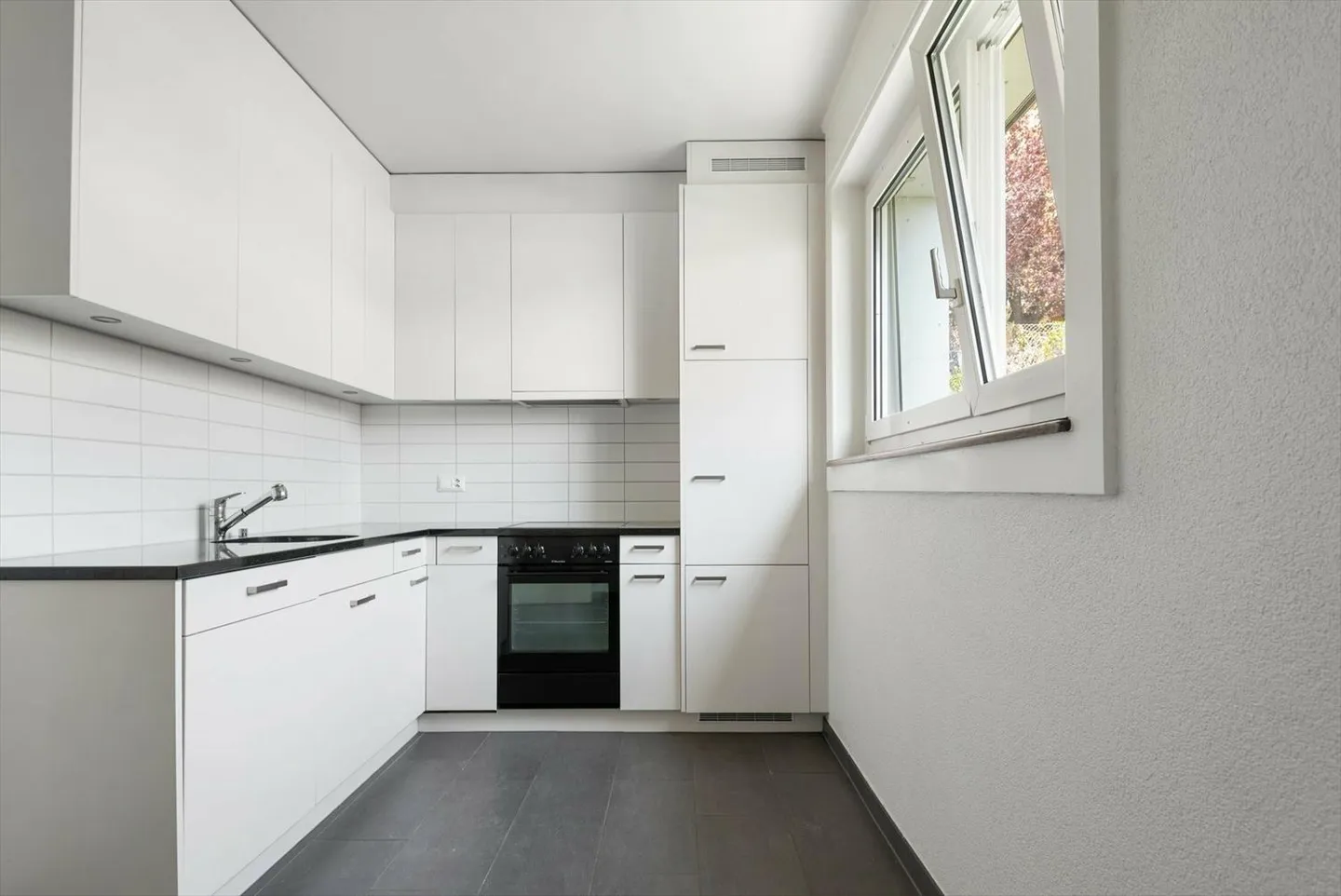 Apartment for rent - Photo 2 of 6