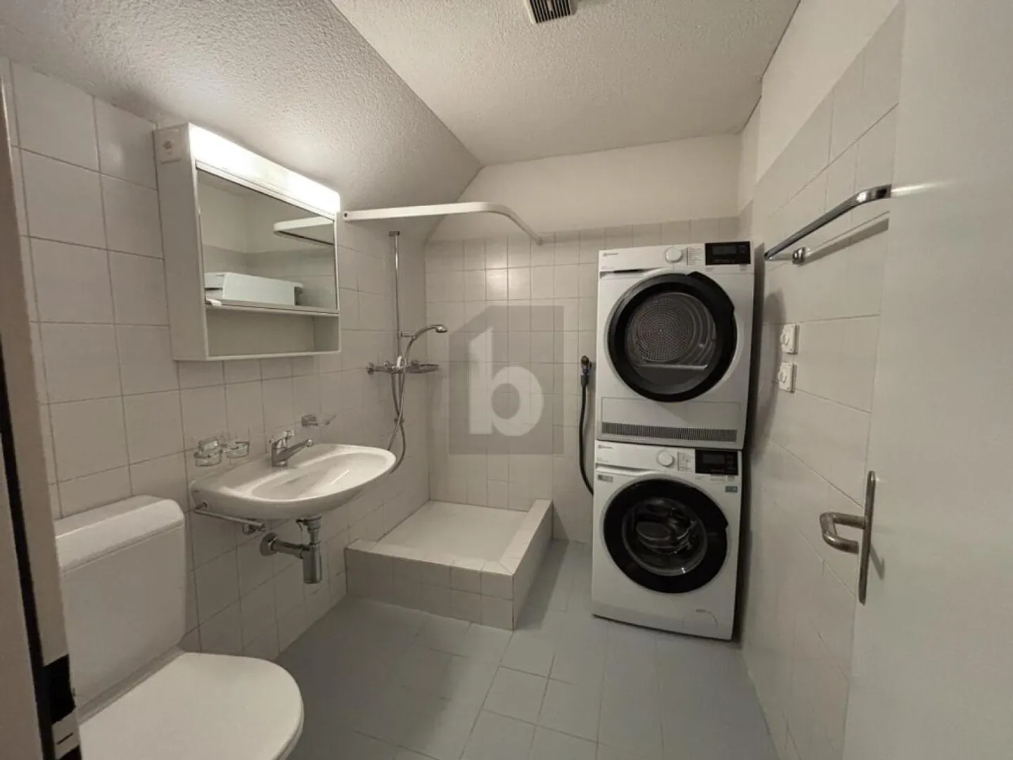 FRESHLY RENOVATED OVER TWO FLOORS! - Photo 3 of 5