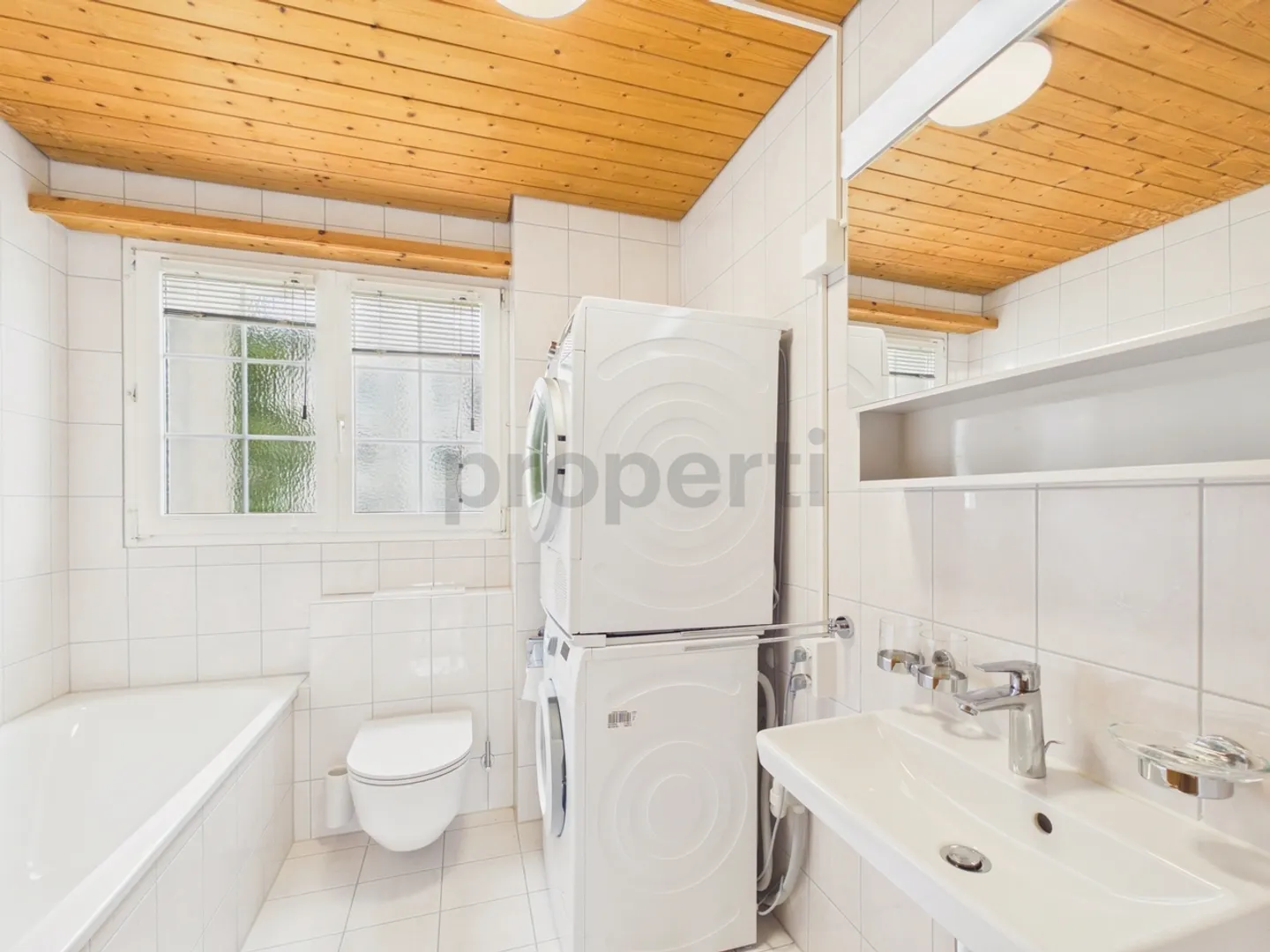 Condominium calme de 3,5 pièces avec place de parking intérieur pratique, Roggwil - Photo 6 sur 7