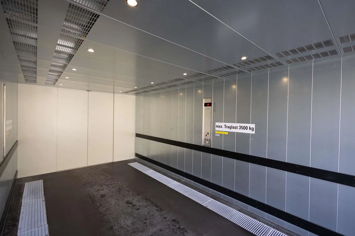 Moderne Parkplätze zu verkaufen - Foto 5 von 5