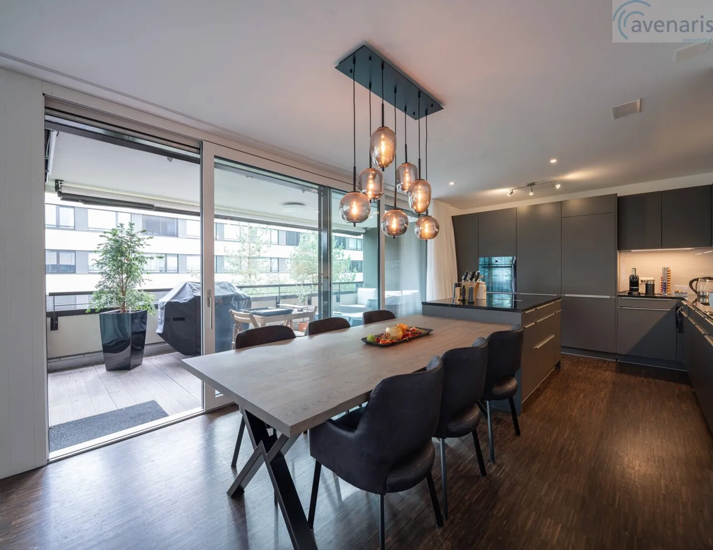 Exclusive 4.5-room apartment with high-quality furnishings - Photo 3 of 9